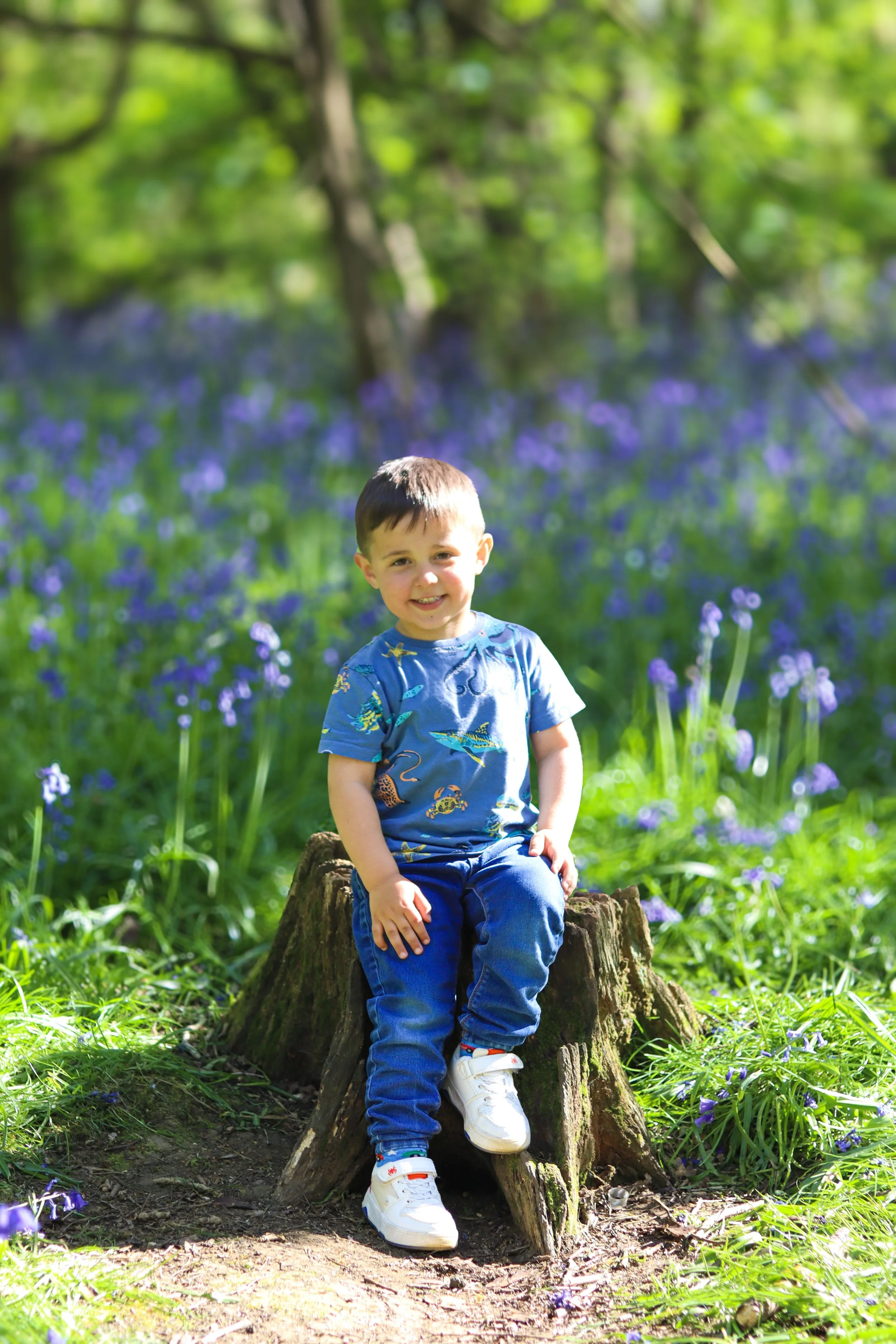 Family photos and portraits taken by a family photographer in Milton Keynes, Buckinghamshire in the UK. Special occasions, christening, baptism, newborn, baby, birthday, anniversary, wedding photo shoots and sessions