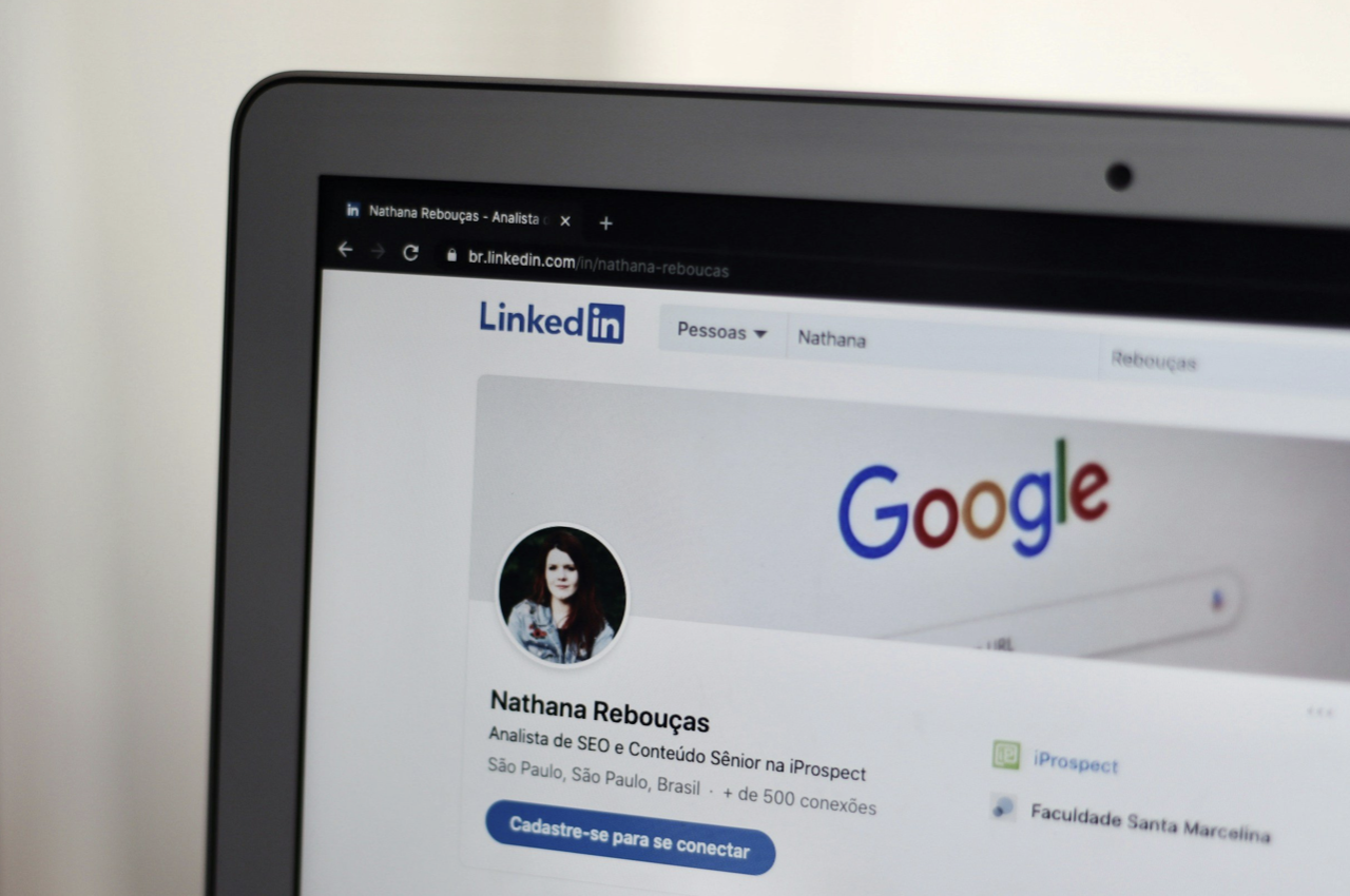 The Art of Digital Self-Presentation: Why Your Online Image Matters