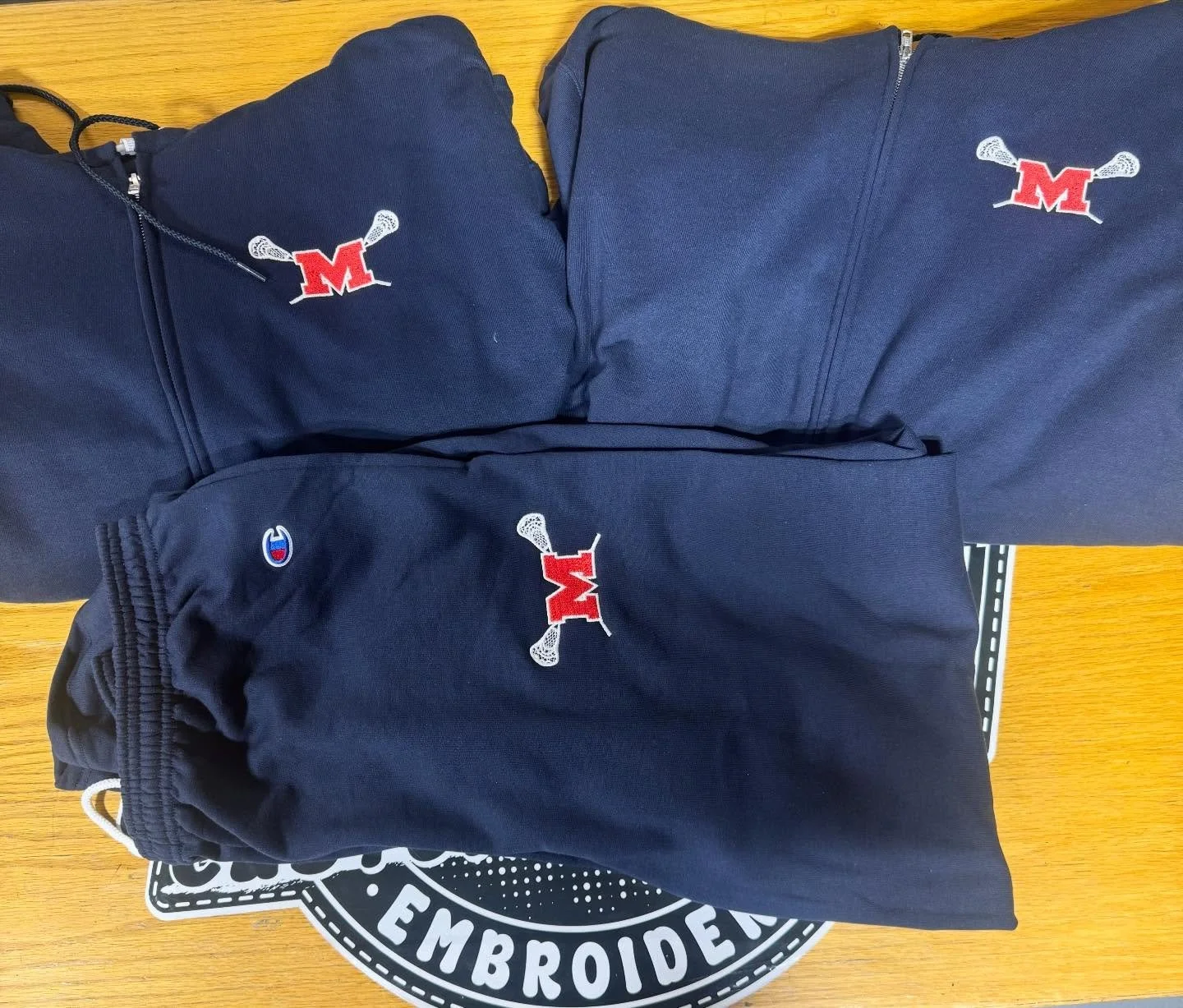 Full zips and sweatpants heading out for Memorial girls lax 🥍