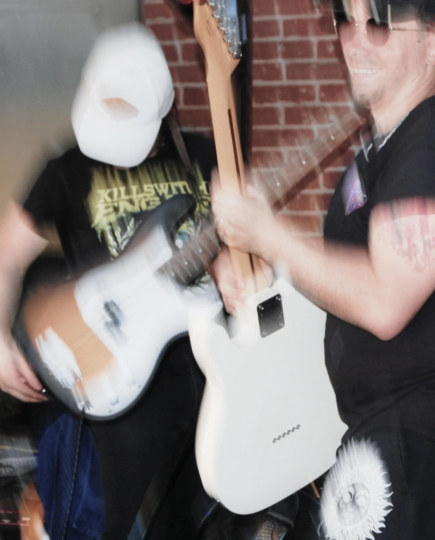 No guitar or bass players were harmed in the making of these photos🤣🎶🤘🏼

📸: @jenheydt1997

#onthecuspband #livemusic #lehighvalley #guitarist #bassist