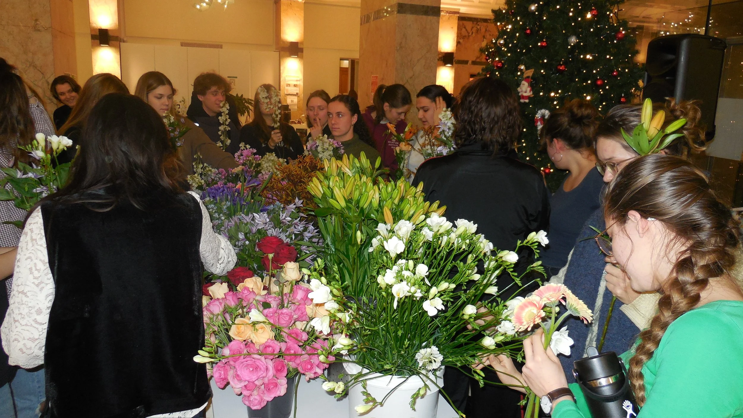Christmas Flower Bouquet Making for Lelie zorggroep residents