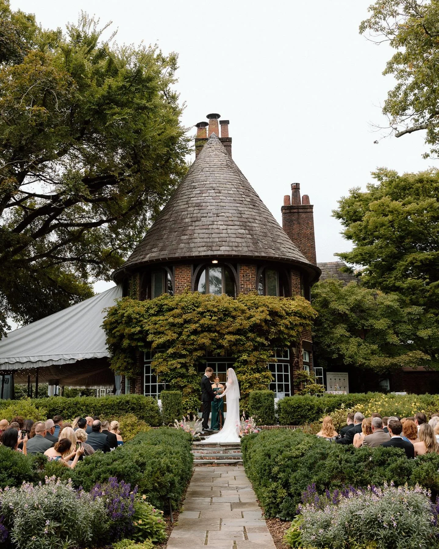 Hues of green and pink remind us of the best time of year. Wishing everyone a joyful and safe holiday. 

@lavishhausevents
@tess.schilke 
@kristensardinidesign
@msalishanycole
@readyentweddings 
@thewilmingtonflorist
@pgpweddingfilms
@sweetsomethings