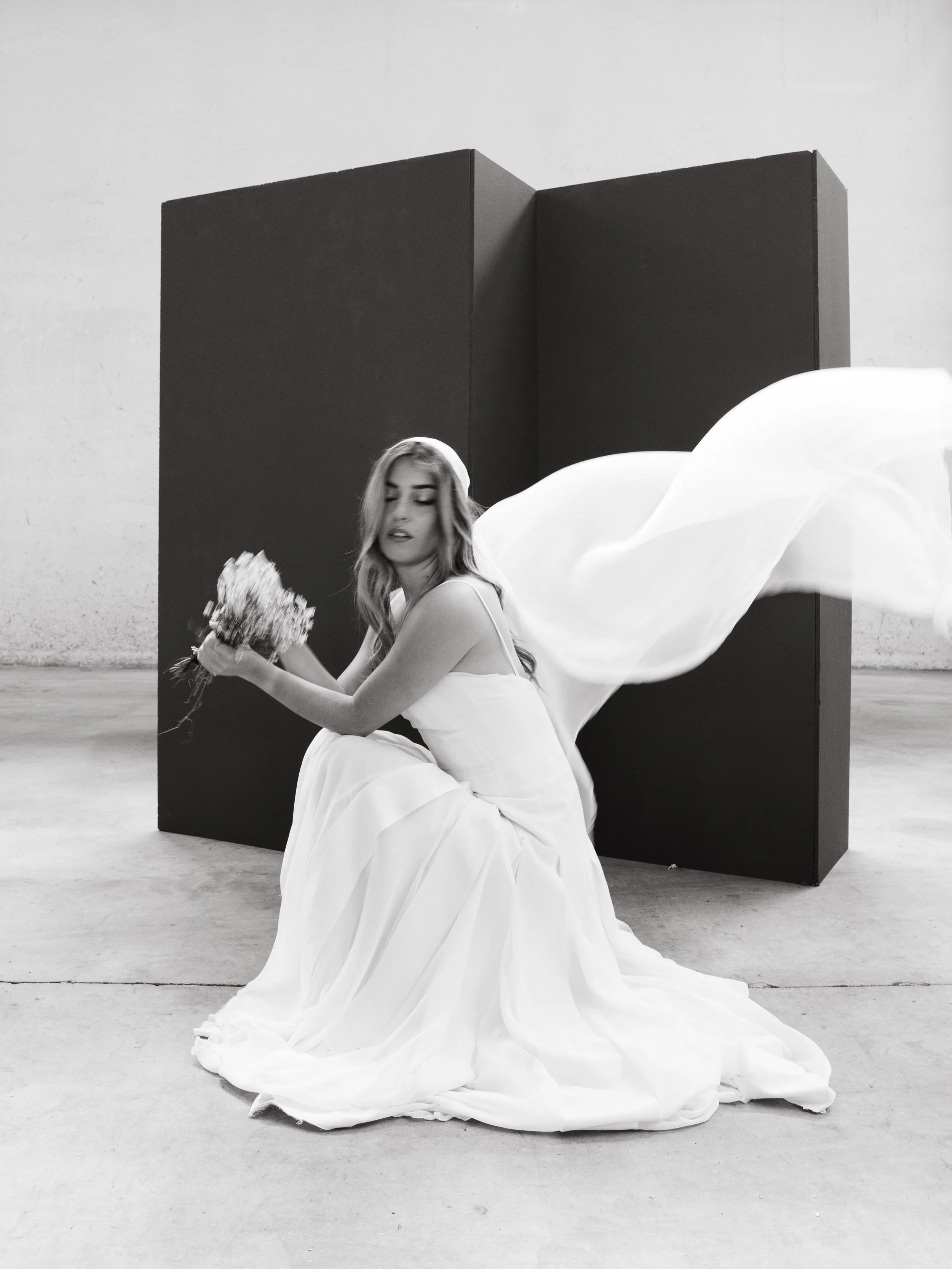 SORO en byn

Concept &amp; Creative Direction: @By.Clementina_
Dress Design: @naiaiturrioz
Styling, Makeup &amp; Hair: @By.Clementina_
Photography: @itsasoegurbide @Ochoeme
Art Direction &amp; Set Design: @aptce.office 
Flowers: @escapo___ @artelasde