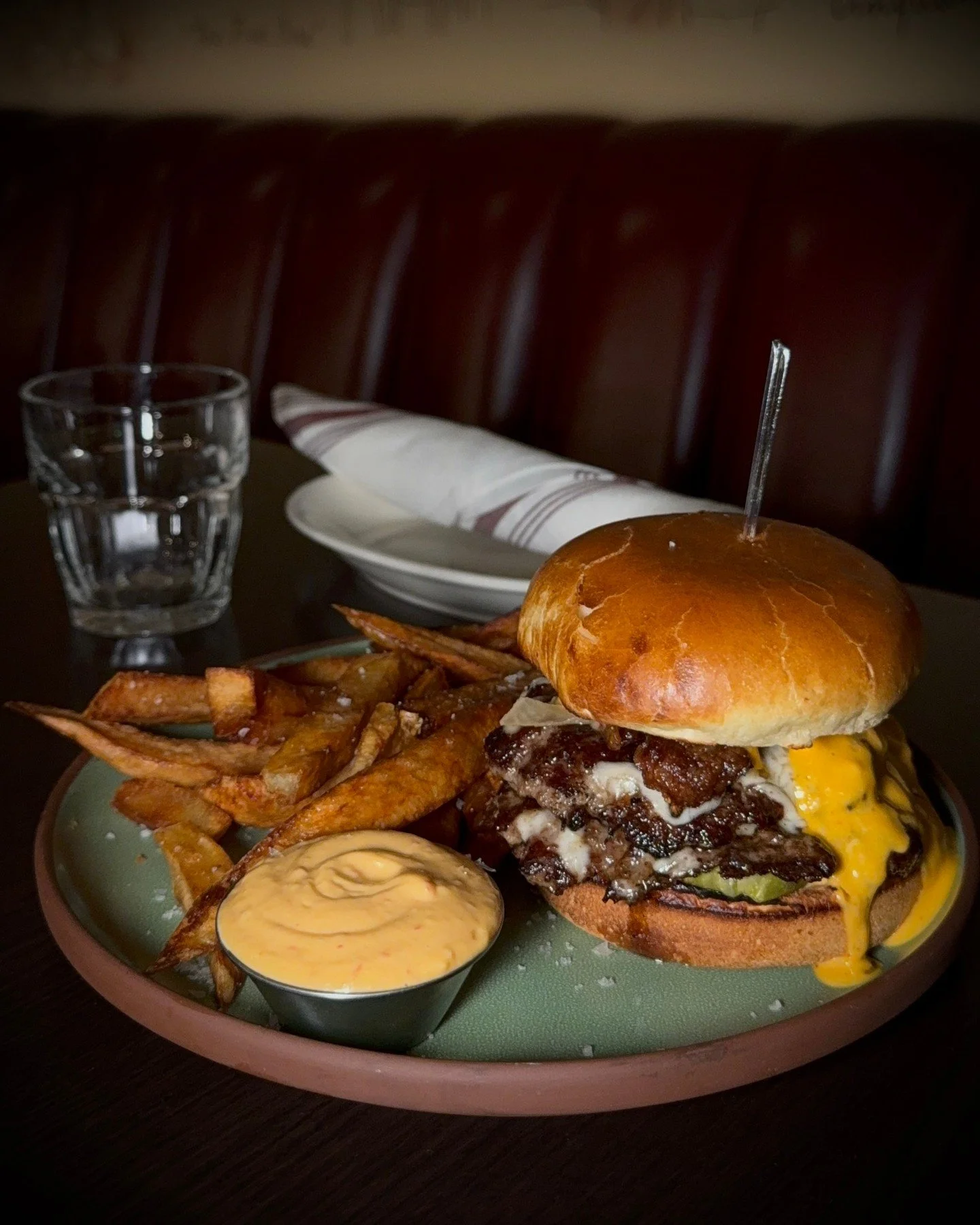 this is not your average burger&hellip;. double wagyu patties, caramelized onions, nduja aioli&hellip;

you need to try it for yourself 

#SottoChicago #ChicagoItalian #ChicagoPasta #LoopChicago #ChicagoFoodie