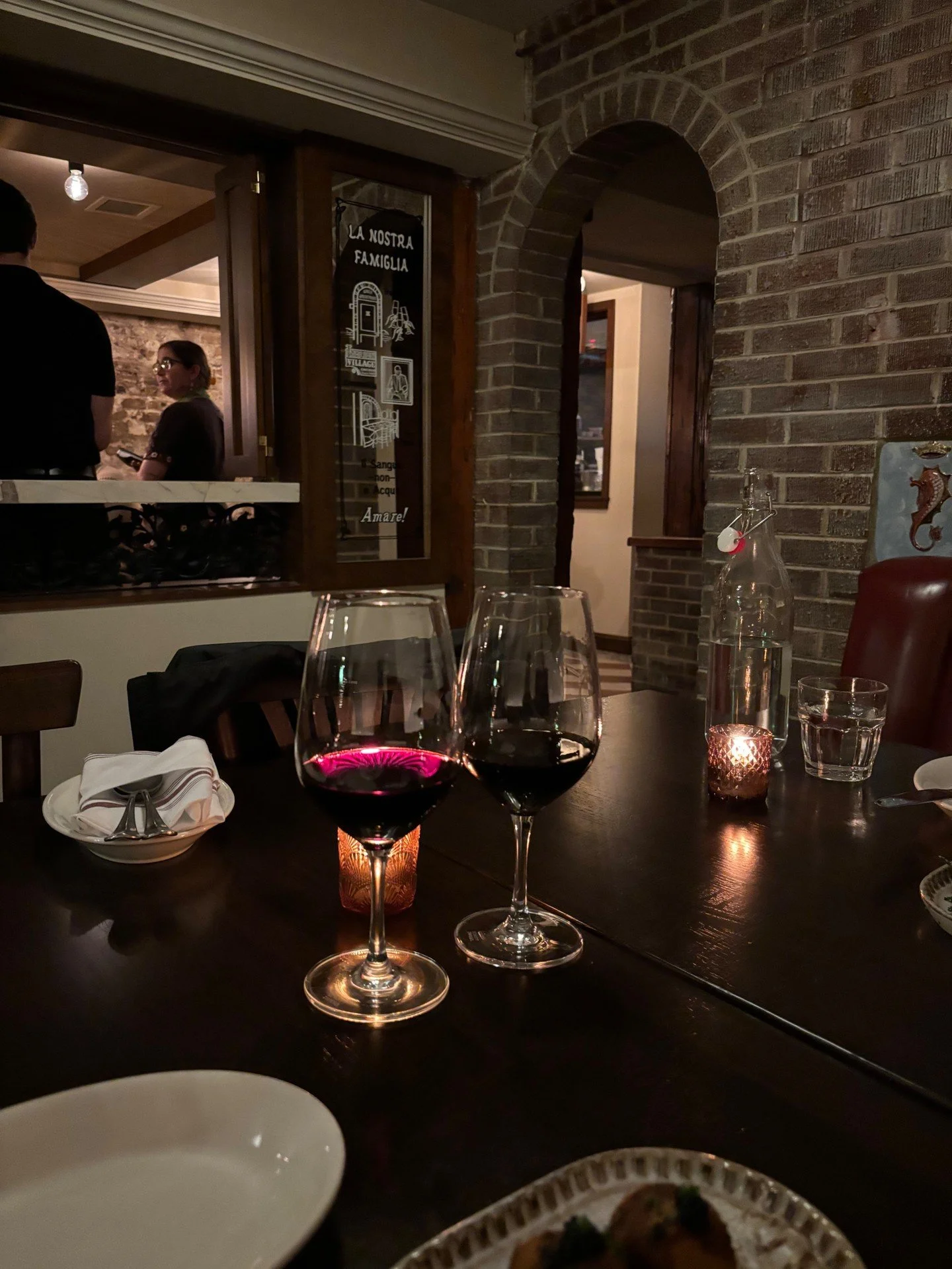 candlelight, slow pours, and dinner that turns into staying for one more glass

#SottoChicago #ChicagoItalian #ChicagoPasta #LoopChicago #ChicagoFoodie