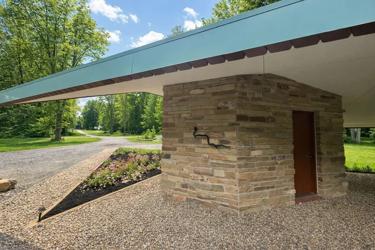 Carport