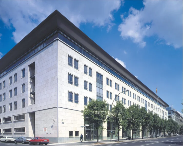 The corner of Unter den Linden, with the new top storey under a deep roof edge