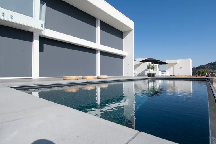 UV-reflective screens keep the house cool