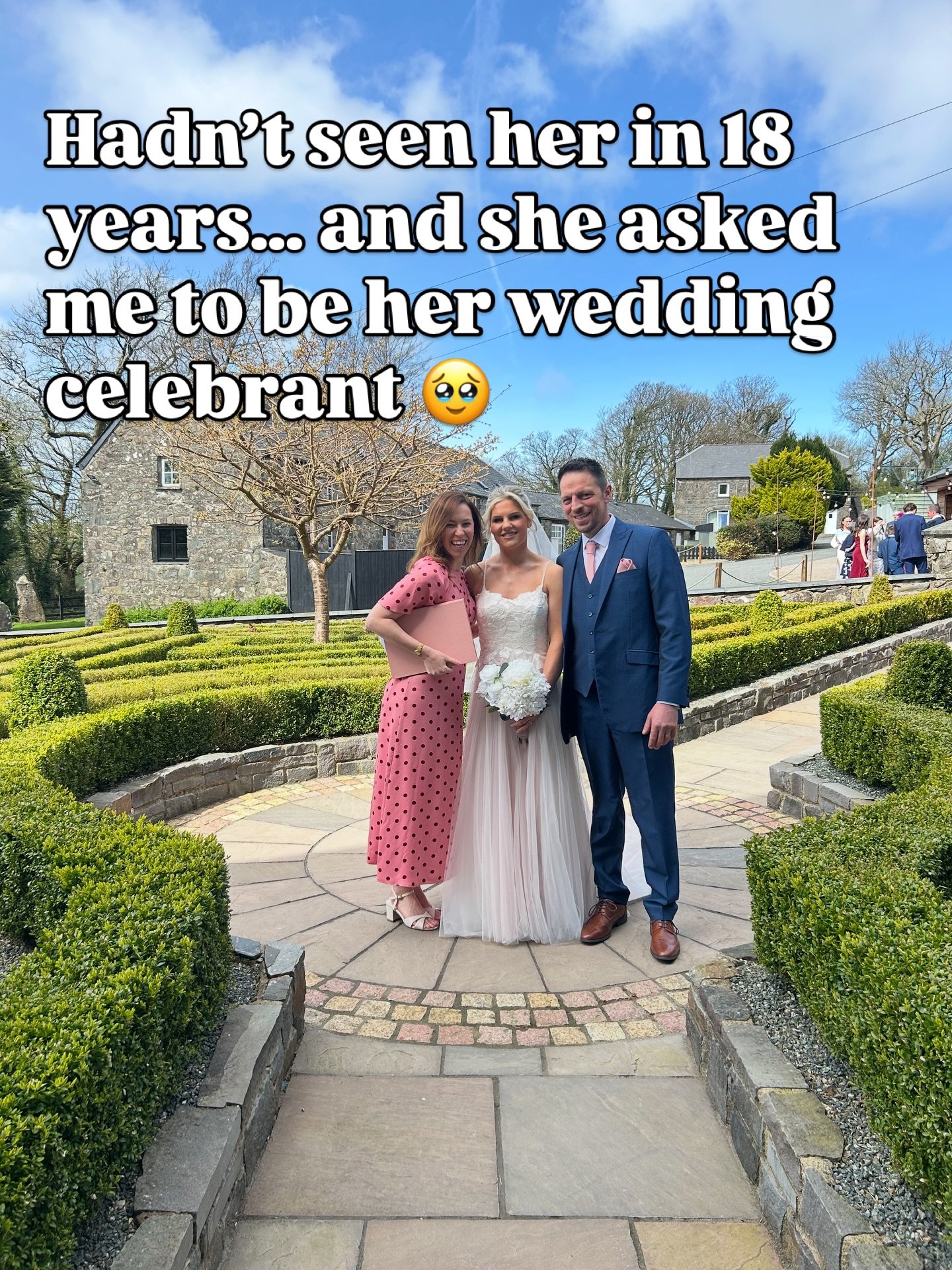 | Surrey Wedding Celebrant |

⭐️ Mia &amp; Owen ⭐️ 02.04.2026 ⭐️

Hadn&rsquo;t seen her in 18 years&hellip; and she asked me to be her wedding celebrant 🥹

This wedding will always hold a special place in my heart. Last summer, Mia reached out and a