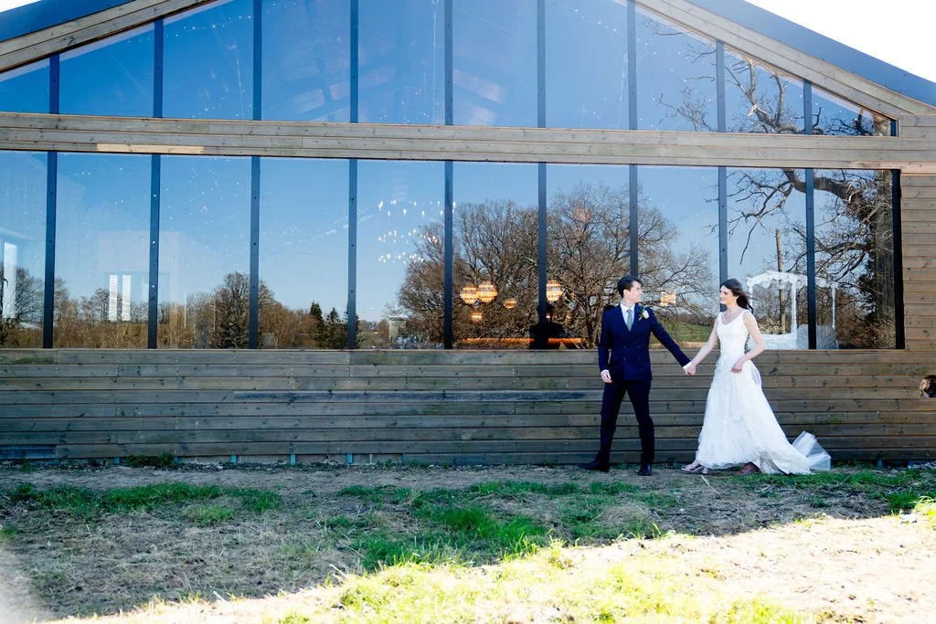 Wedding Celebrant in Surrey at Kent Wedding Venue Chafford Park. Photo: Isobel WN Photography