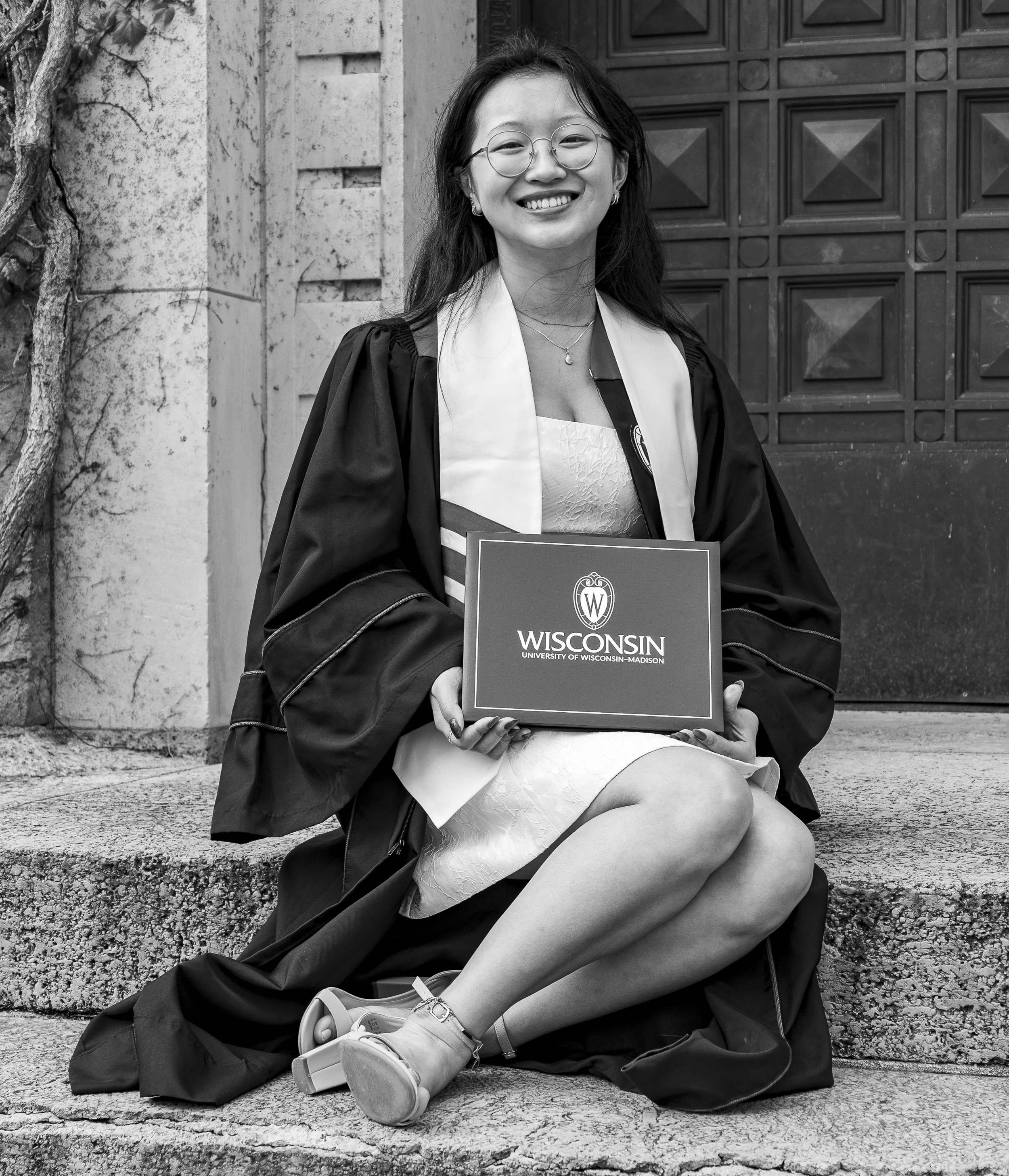 Emma's Grad Photos_2025_8.jpg