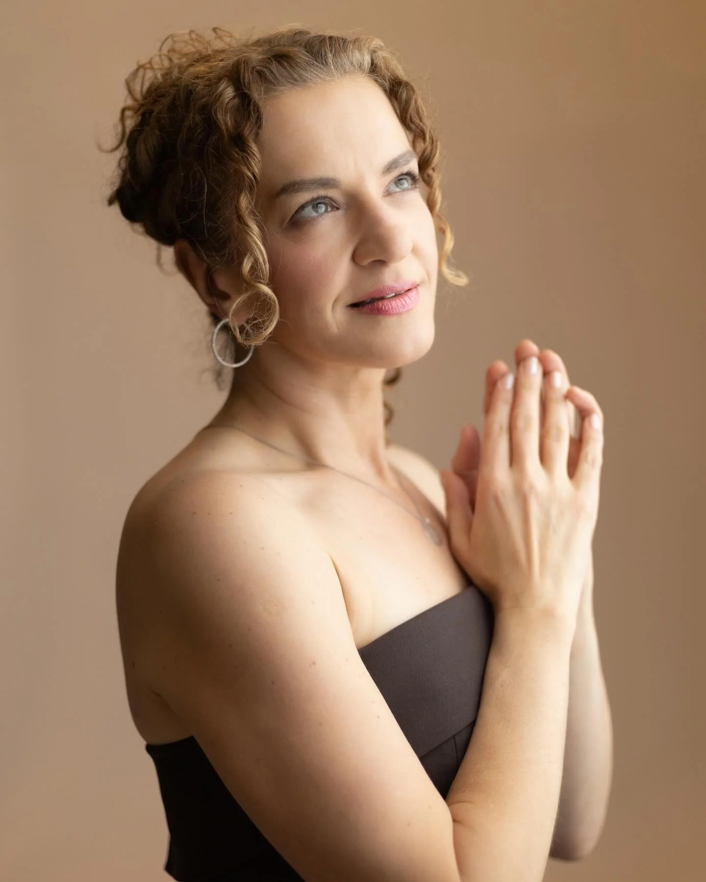 2025 asked me to surrender.

To release expectations that were never truly mine.
To loosen my grip on identities I had learned to wear well.
To stop forcing clarity before I was ready to listen inward.

It was one of the hardest years of my life.
And