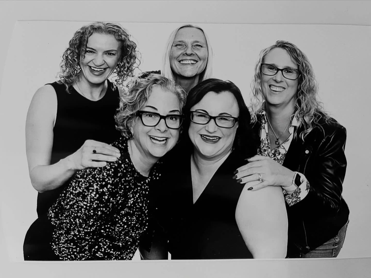Such a fun night yesterday at a photo station party with some of my book club ladies.

There&rsquo;s something special about being in a room where you can just show up, be real, and connect with amazing women 🤗

Big thank you to @irenelayphotography