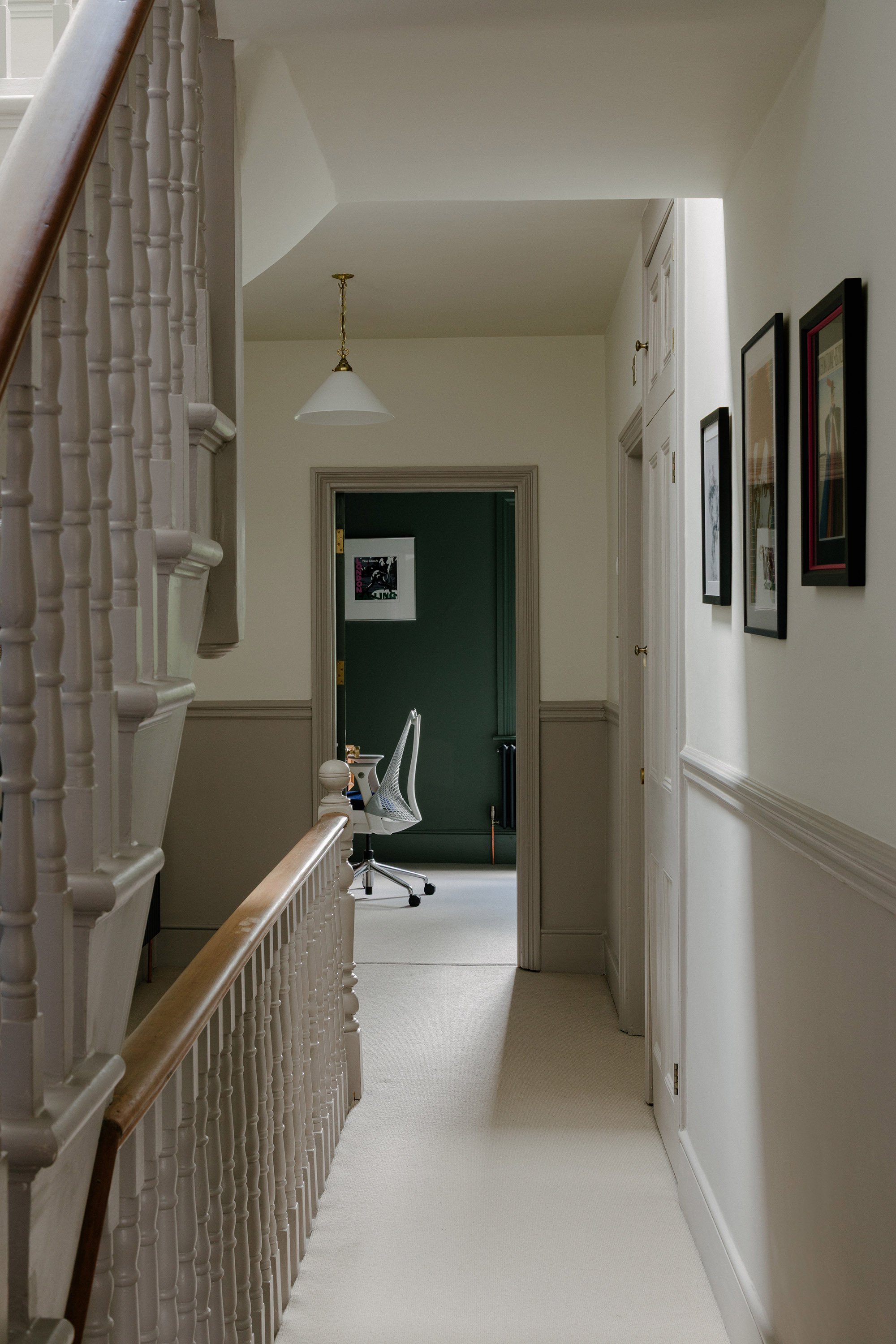 36-winterbrook-dulwich-estate-kitchen-extension-interior-design-landing-staircase-london-uk-rider-stirland-architects.jpg