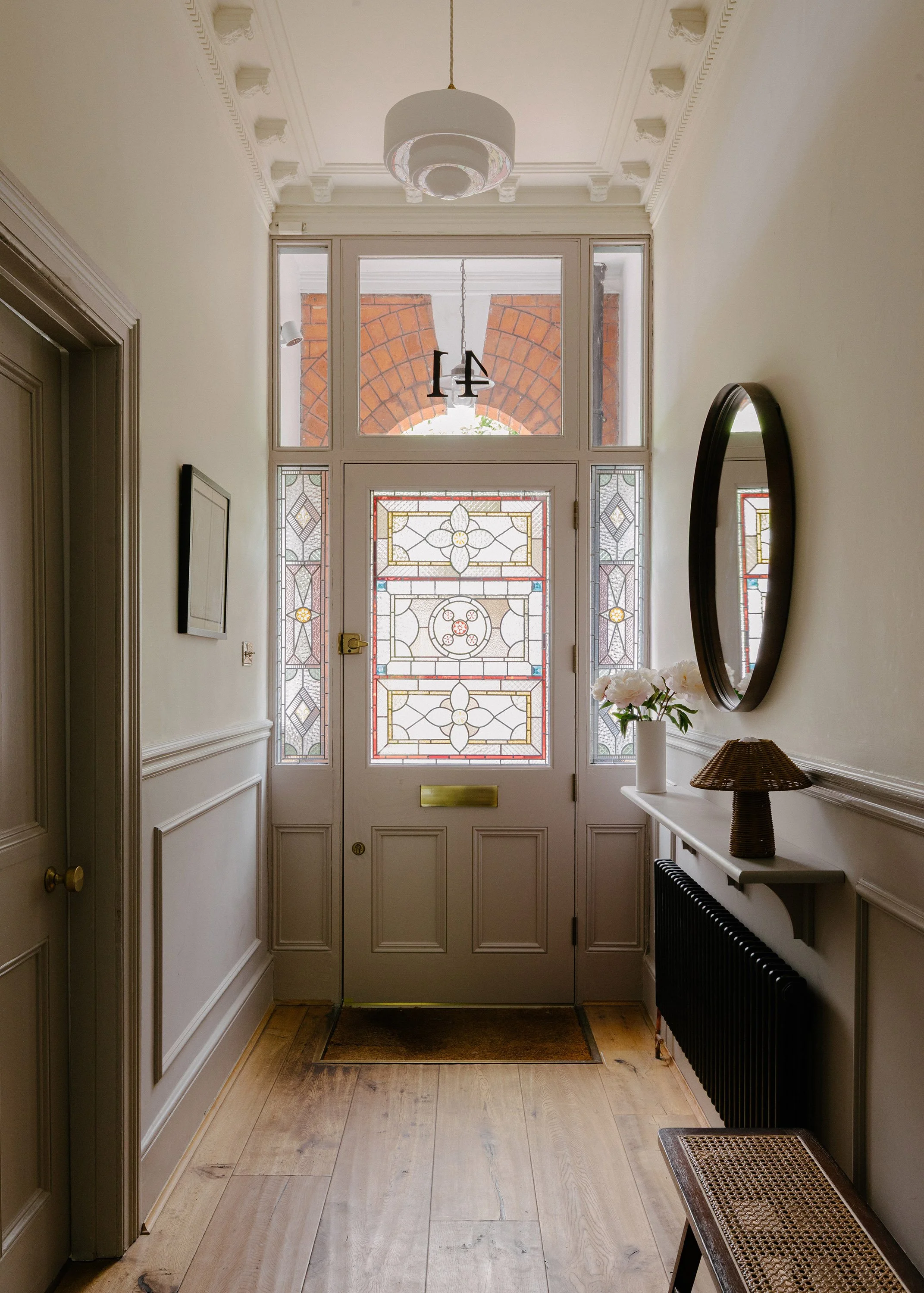 07-winterbrook-dulwich-estate-kitchen-extension-interior-design-stained-glass-front-door-london-uk-rider-stirland-architects.jpg