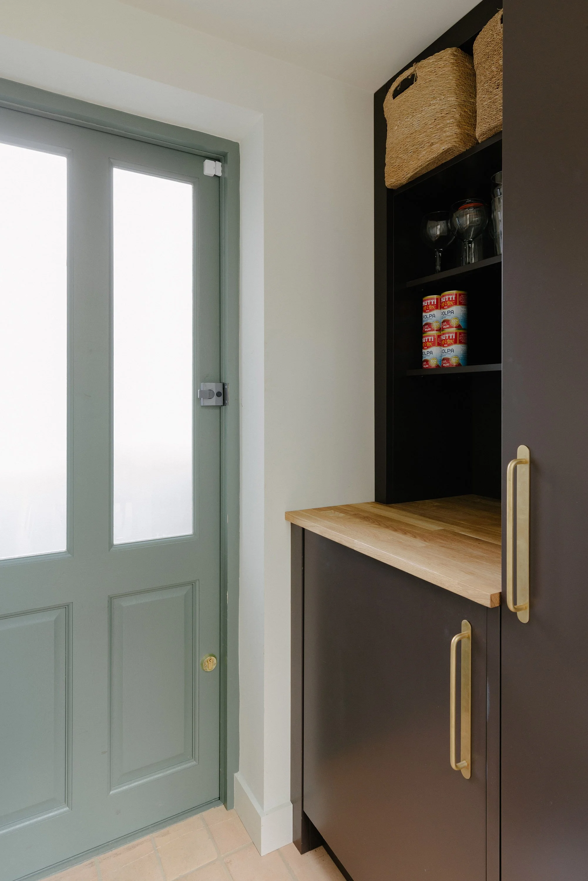 48-winterbrook-dulwich-estate-kitchen-extension-interior-design-boot-room-joinery-london-uk-rider-stirland-architects.jpg