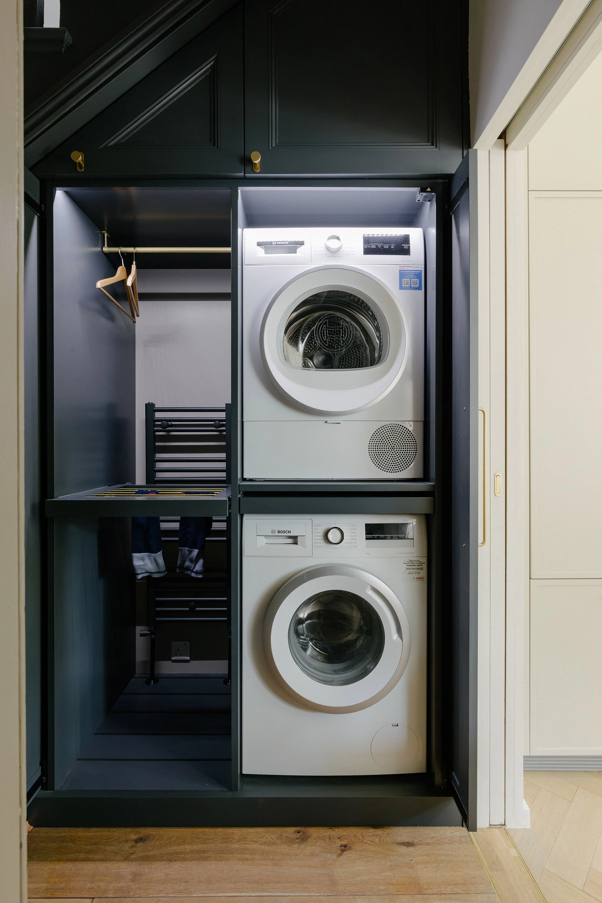 47-winterbrook-dulwich-estate-kitchen-extension-interior-design-utility-cupboard-joinery-london-uk-rider-stirland-architects.jpg