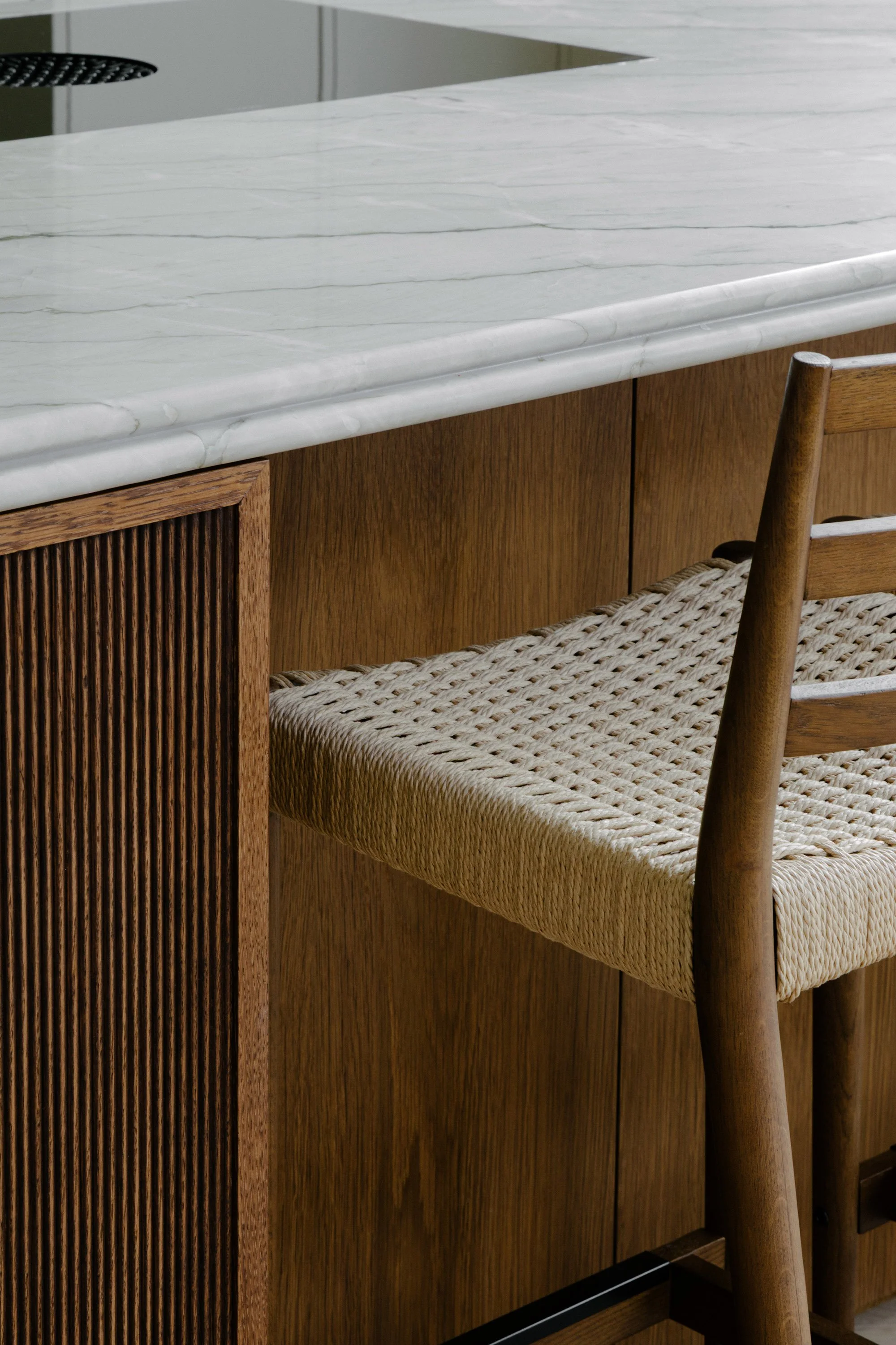 28-winterbrook-dulwich-estate-kitchen-extension-interior-design-island-unit-london-uk-rider-stirland-architects.jpg