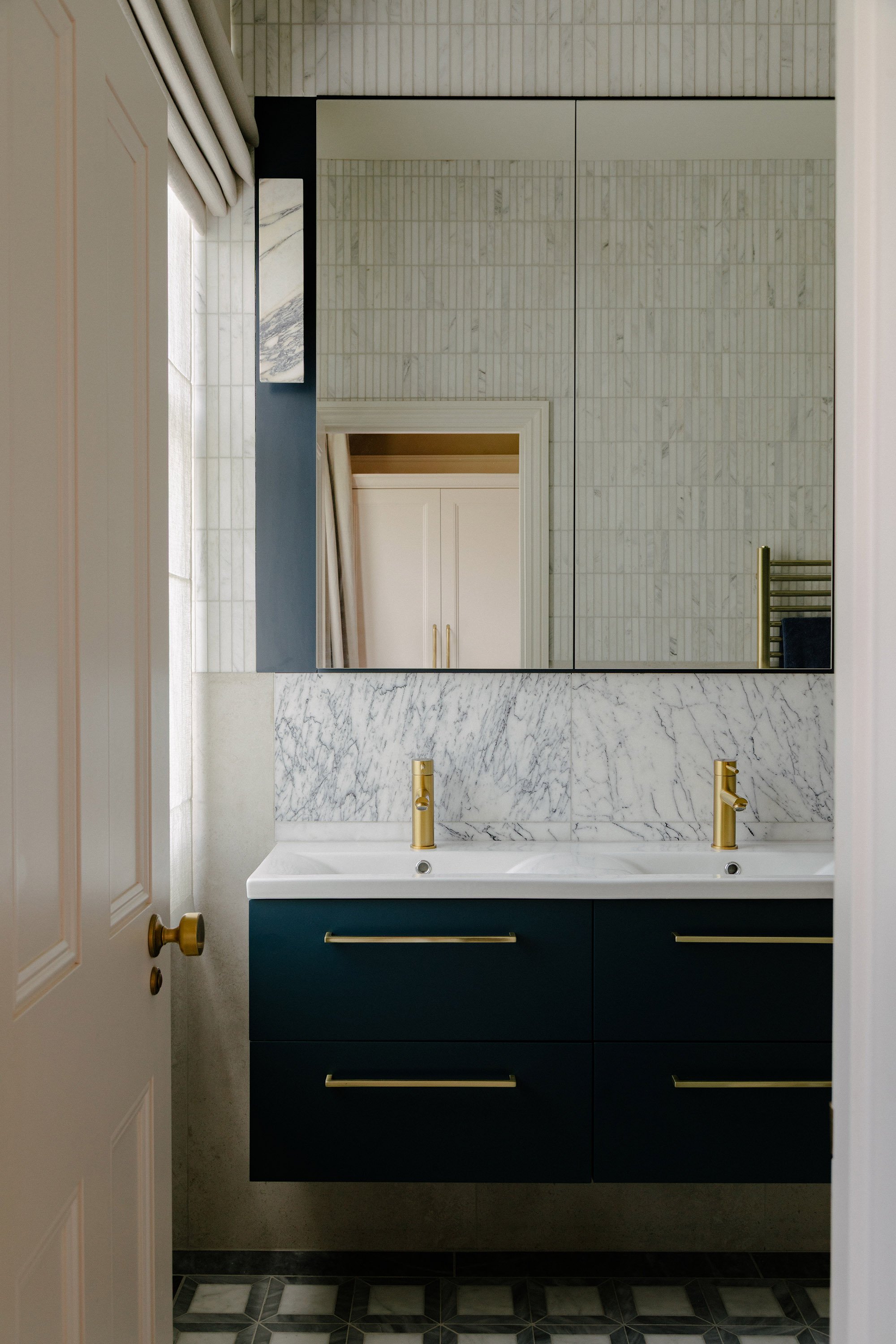 40-winterbrook-dulwich-estate-kitchen-extension-interior-design-ensuite-london-uk-rider-stirland-architects.jpg