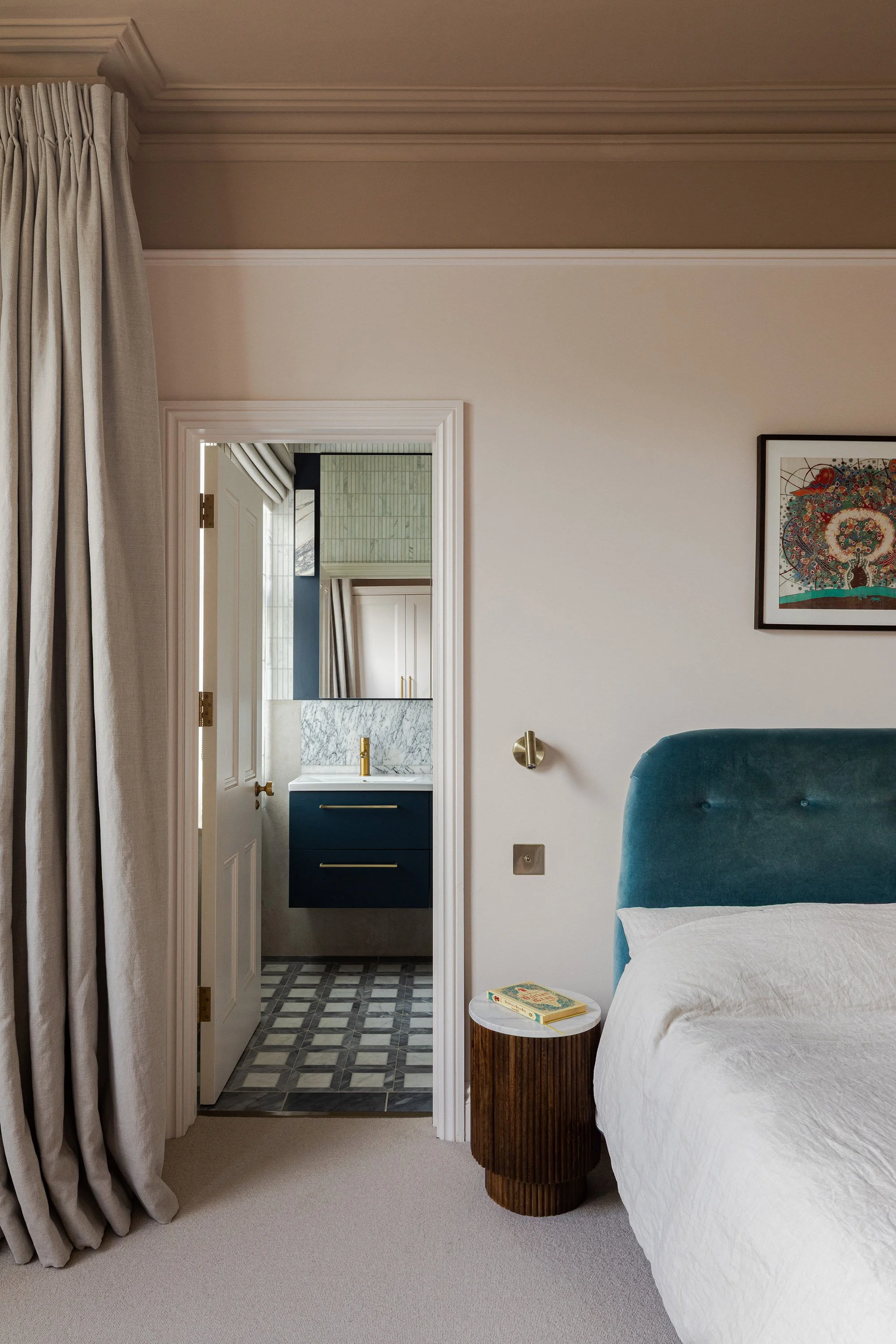 39-winterbrook-dulwich-estate-kitchen-extension-interior-design-bedroom-ensuite-london-uk-rider-stirland-architects.jpg