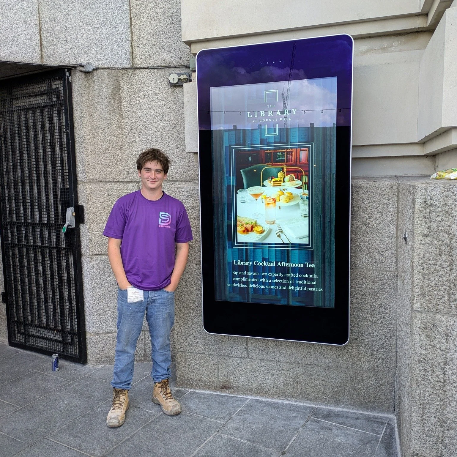 📍 High-Impact Digital Signage at Marriott Hotels Southbank

We&rsquo;re excited to share our latest project at Marriott Hotels Southbank, Gilroy Restaurant, right by the London Eye and Shrek&rsquo;s Adventure!

Sign Digital designed, surveyed, produ