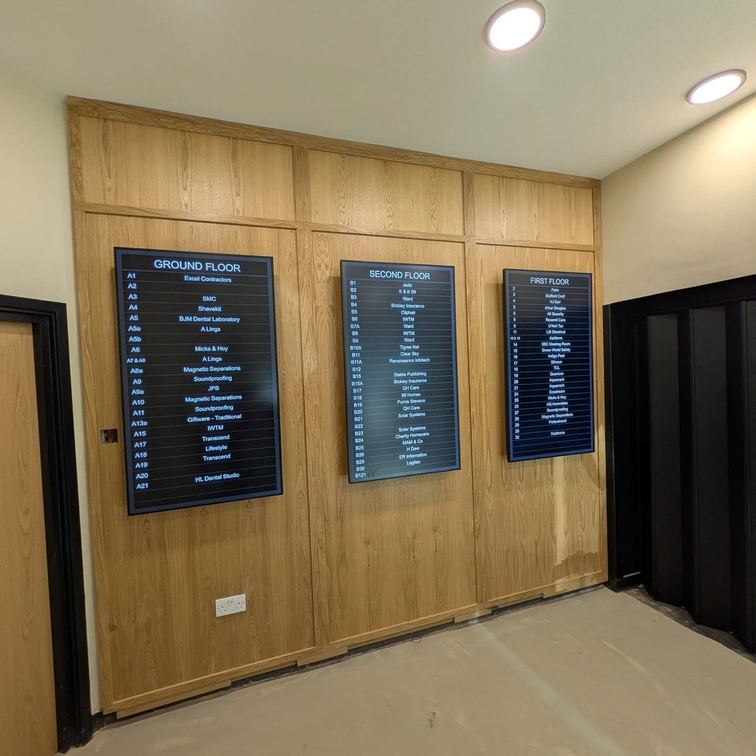 Directory signage&hellip; but smarter 👇

3 x 55&rdquo; Digital Directory Screens installed for Emerson Willis.

No more:

❌ Reprinting signs
❌ Installation delays
❌ Outdated tenant info

Instead:

✔ Instant updates
✔ Remote management
✔ Always accur