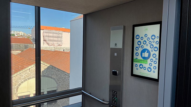 Slimline Pro Advertising Displays, Digital Sign