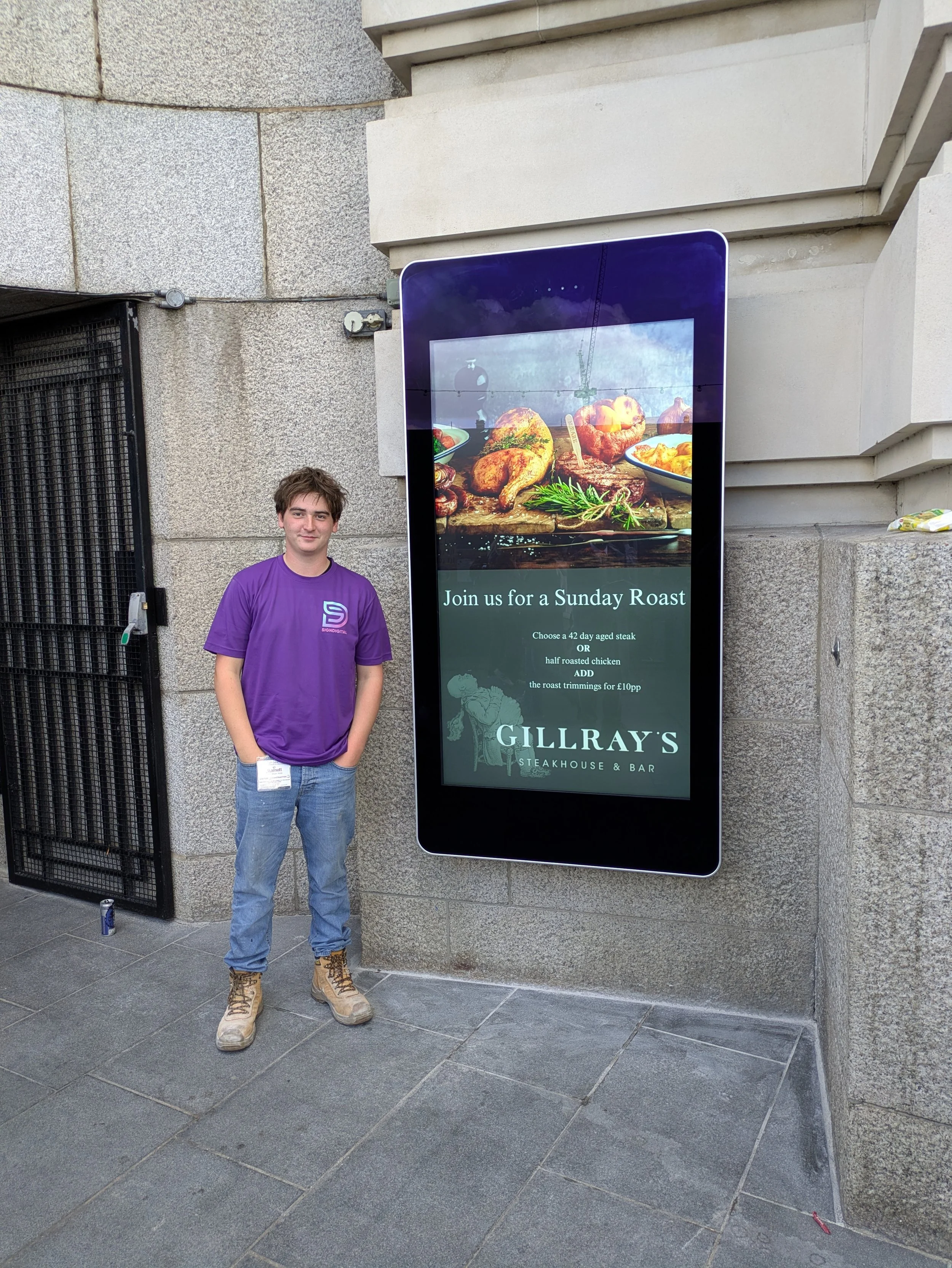 outdoor digital wall mounted sign