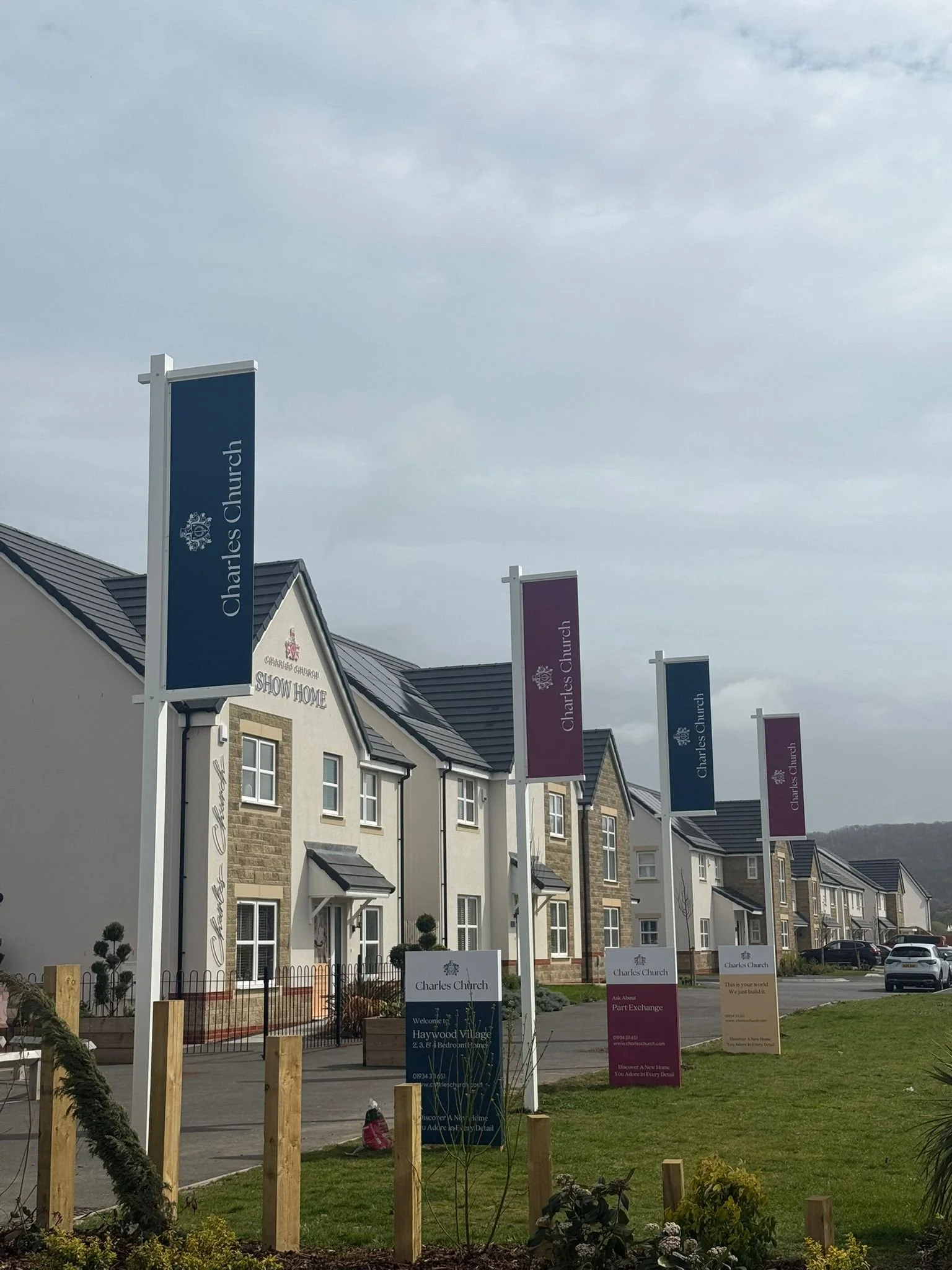 House Builder Totem Signs and Rigid 'F' Banner Flags