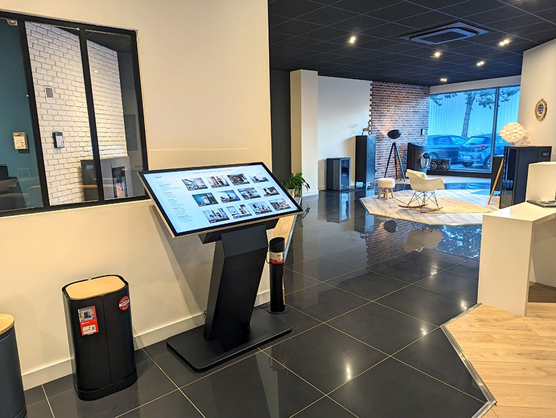 PCAP Touch Screen Kiosks