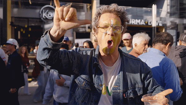 LaverCup-Fans2.gif