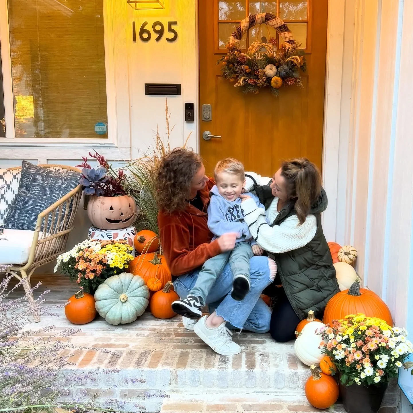 PUMPKIN PARTY!🎉

Our littlest client said he wanted to have a &ldquo;pumpkin party,&rdquo; so we brought all the pumpkins! And then he named each one☺️ 

There is Baby Eyeball, Franky, Papa Handsome, Moony, Momma Gorgeous, Big Ball&hellip;. Alllll t