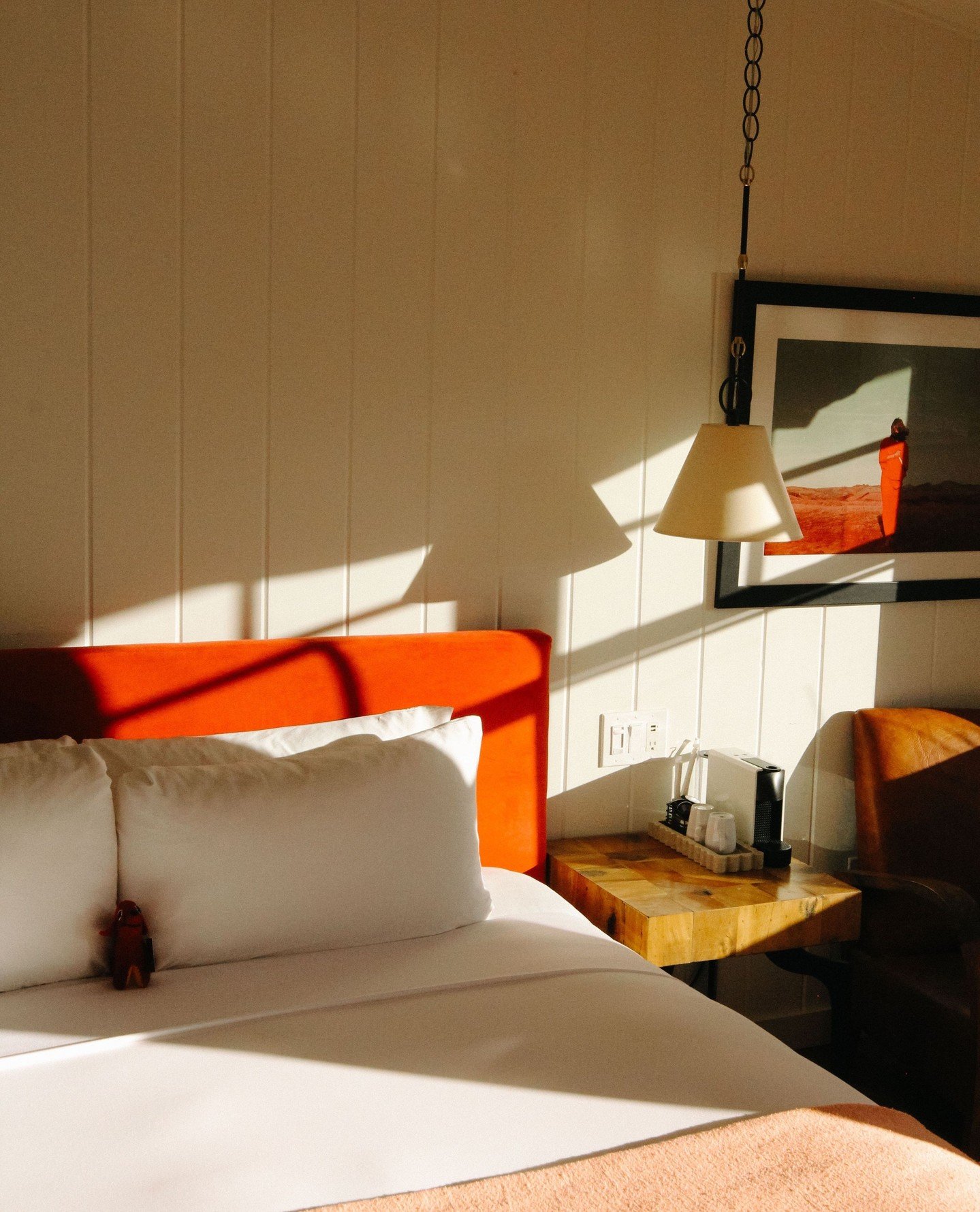 It pays to stay midweek (seriously). When you book at least two consecutive midweek nights for stays between now and April 30th, 2025, @&zwnj;visitysyv will give you $100 at check-in to spend as you like during your time in the Valley!⁠
⁠
To claim, b