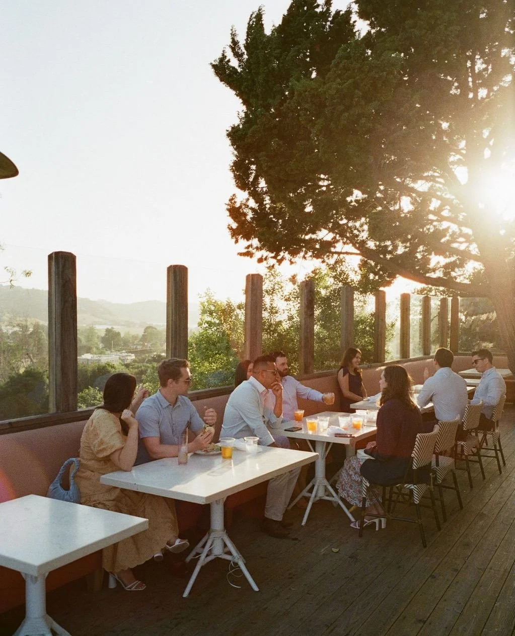 Al fresco, all year long ☀️ ⁠
⁠
.⁠
.⁠
.⁠
⁠
Photo: @virgilbunao