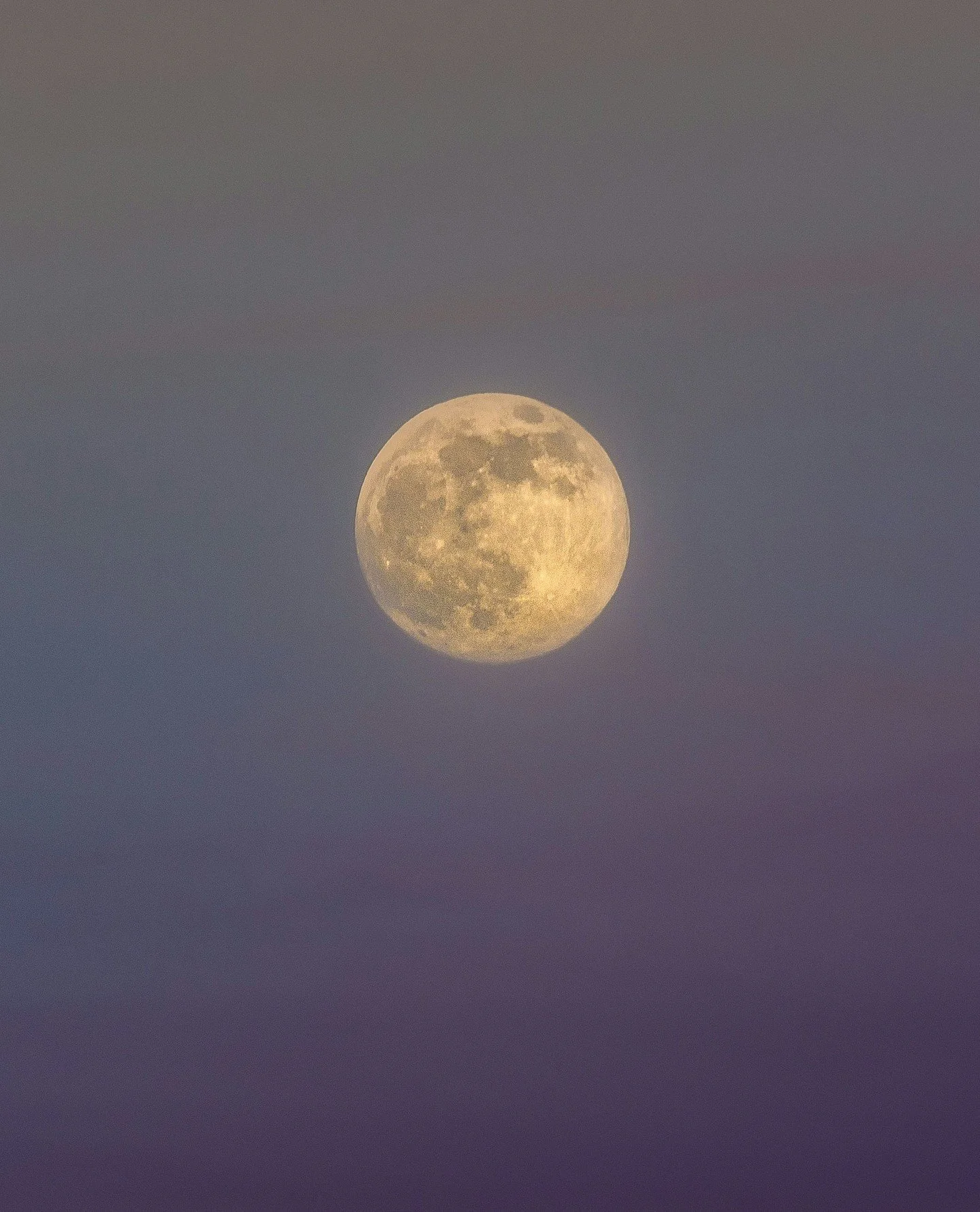 Skywatchers, it&rsquo;s your night to look up 🔭 Tonight&rsquo;s Cold Moon marks the final Supermoon of 2025 shining bigger and bolder as it reaches its closest point to Earth. It&rsquo;s known as the Long Night Moon, a nod to winter&rsquo;s long, st