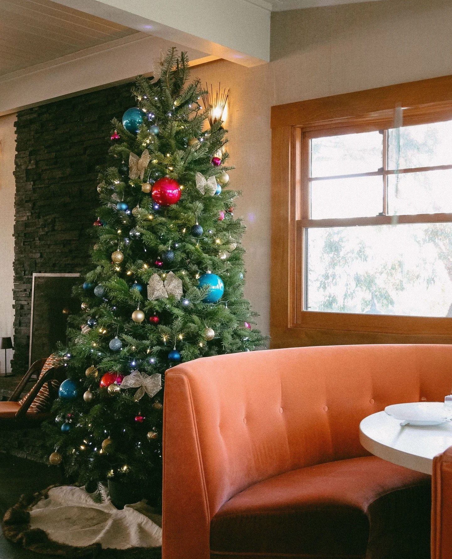 Celebrate the holidays at Norman🎄⁠
⁠
Christmas Eve (12/24): Open with regular hours and full menu.⁠
⁠
Christmas Day (12/25): Closed 12&ndash;3pm, then serving a special 3-course prix fixe dinner ($75/person). Reservations start at 3pm, last seating 