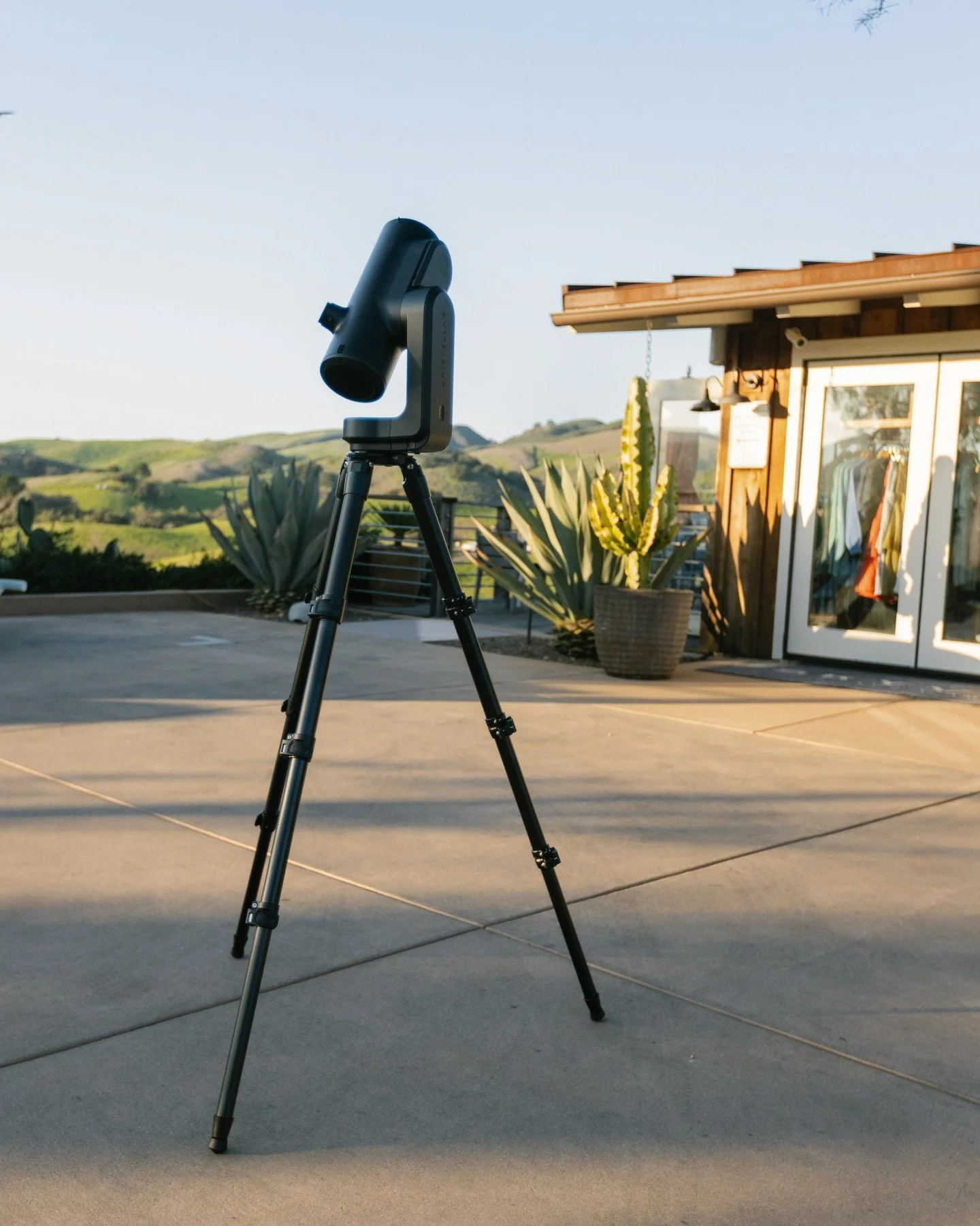 You&rsquo;ve always loved the view. Now see it from a new perspective. 🔭 ⁠
⁠
Rent a Unistellar telescope for $50/night during your stay. Sleek, smart, and app-enabled, these telescopes make it easier than ever to bring galaxies, constellations, plan