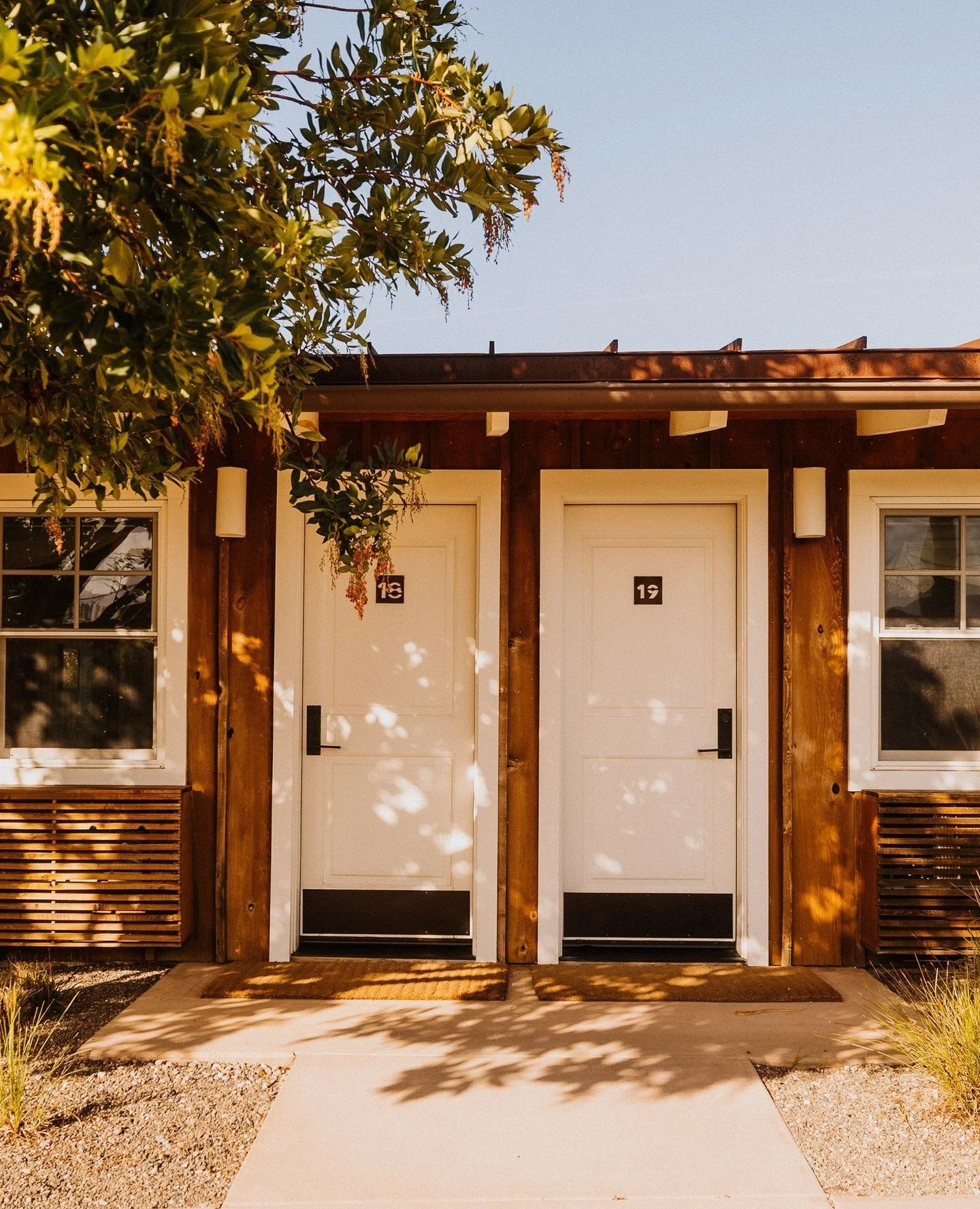 Leave your to-do list at the door.⁠
⁠
.⁠
.⁠
.⁠
⁠
Photo: @kelaidiscope⁠