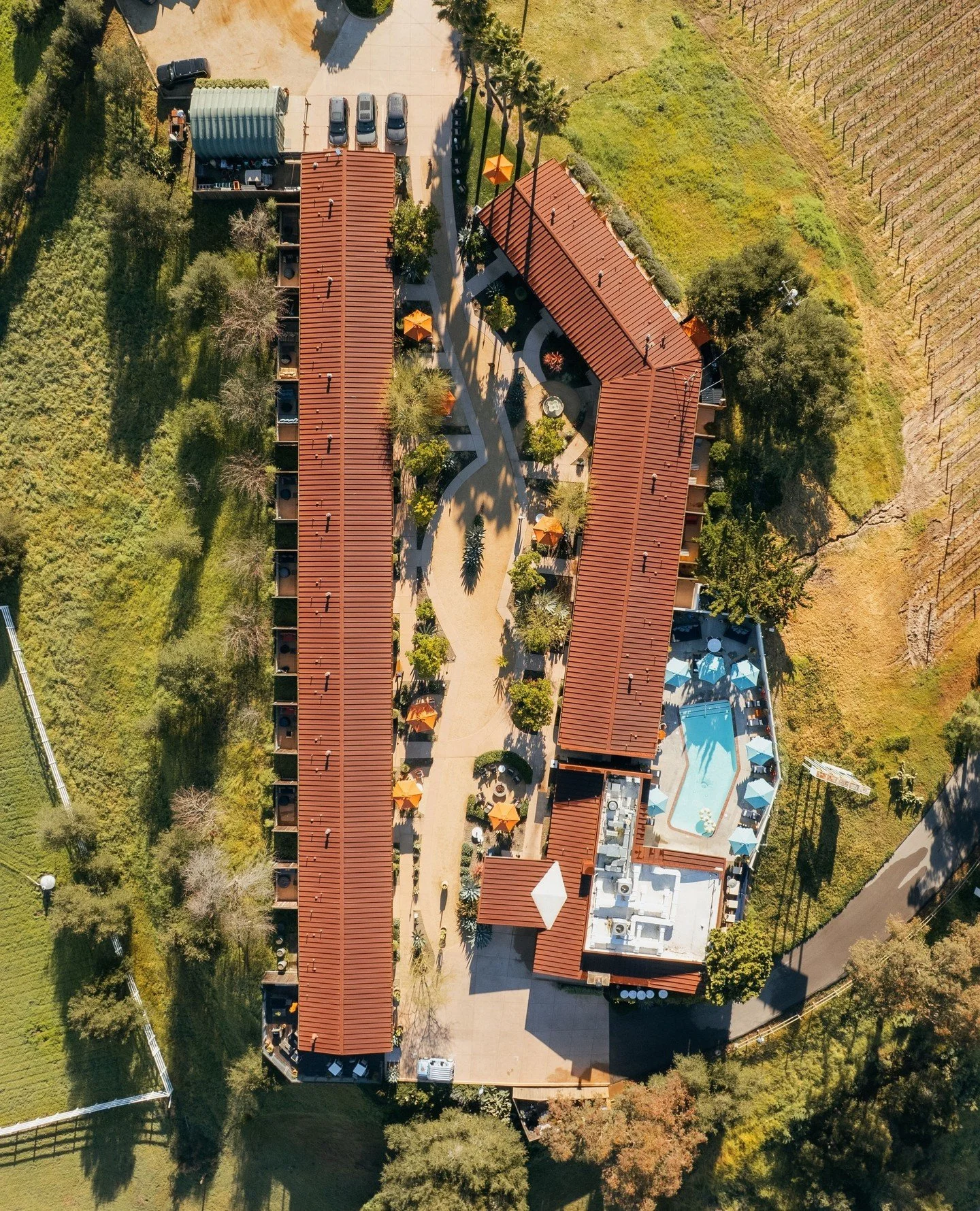 Once a parking lot, now a paradise. Transforming the original motor court into a landscaped courtyard was central to @nomadahotelgroup&rsquo;s vision for Skyview. A move that reshaped the guest experience&mdash;shifting it from passage to pause.⁠
⁠
R