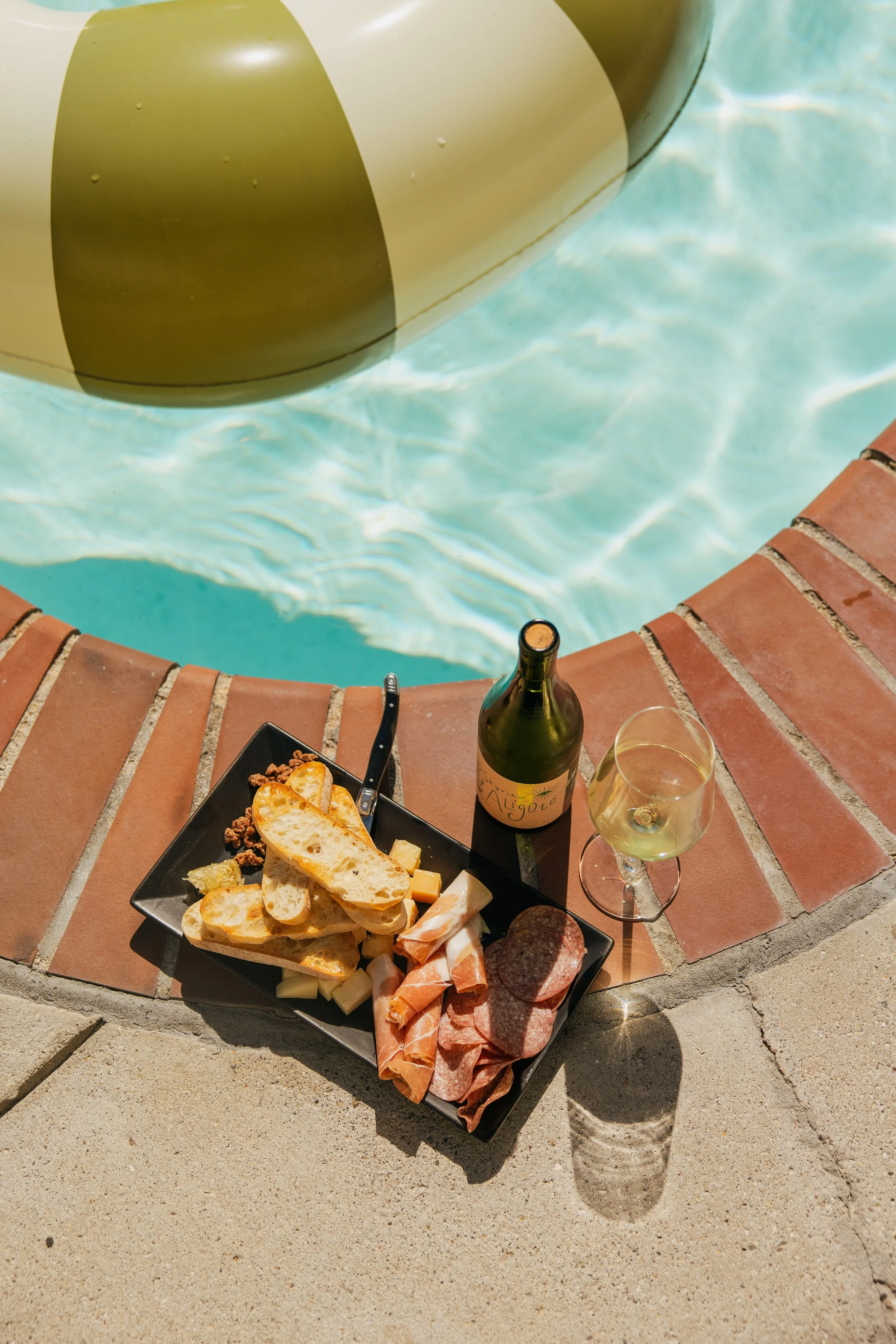 Adults-only pool at Skyview Los Alamos with day passes in Santa Ynez Valley. Enjoy poolside food and drinks from Norman restaurant.