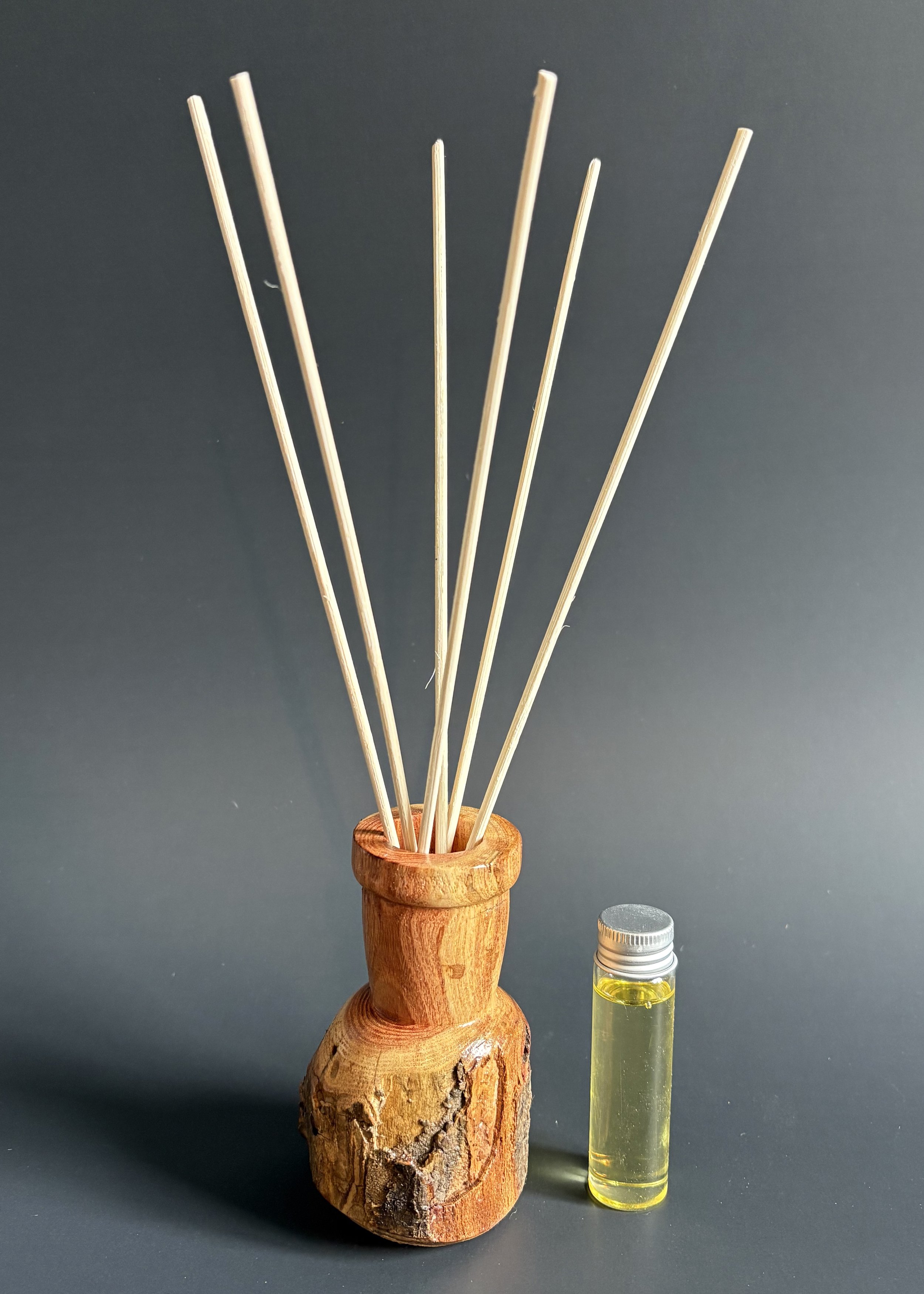 Elm Reed Diffuser 1.jpg