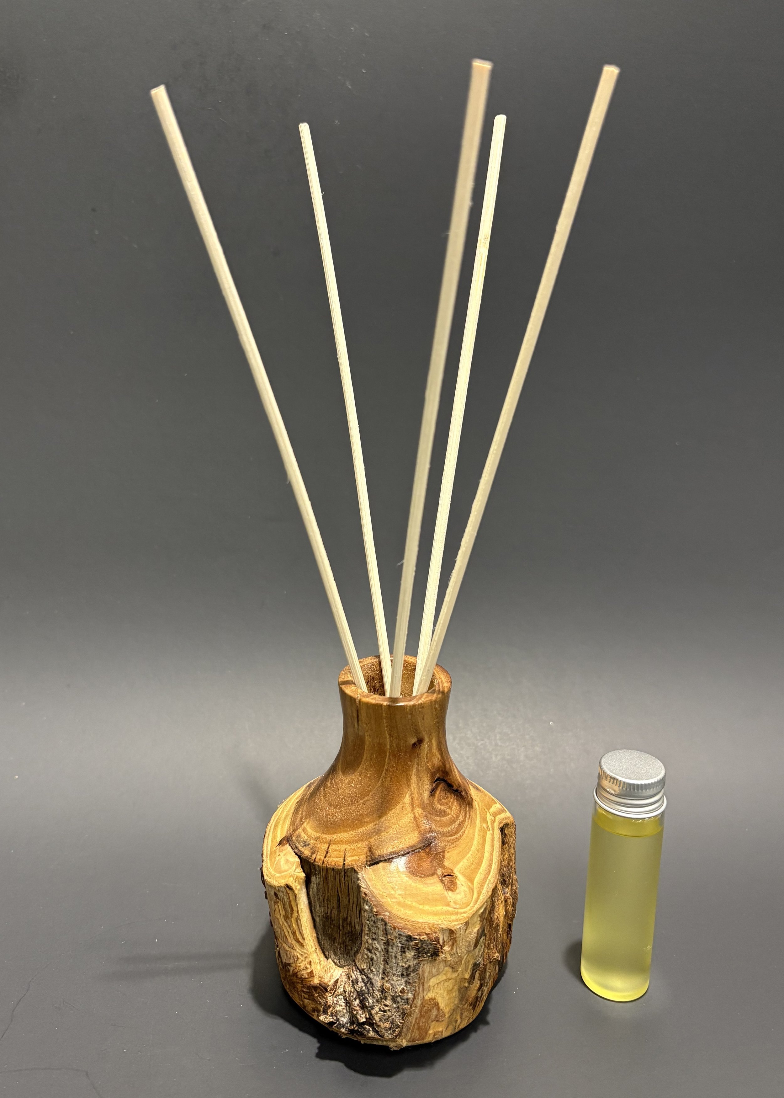 ElmReedDiffuser1.jpg