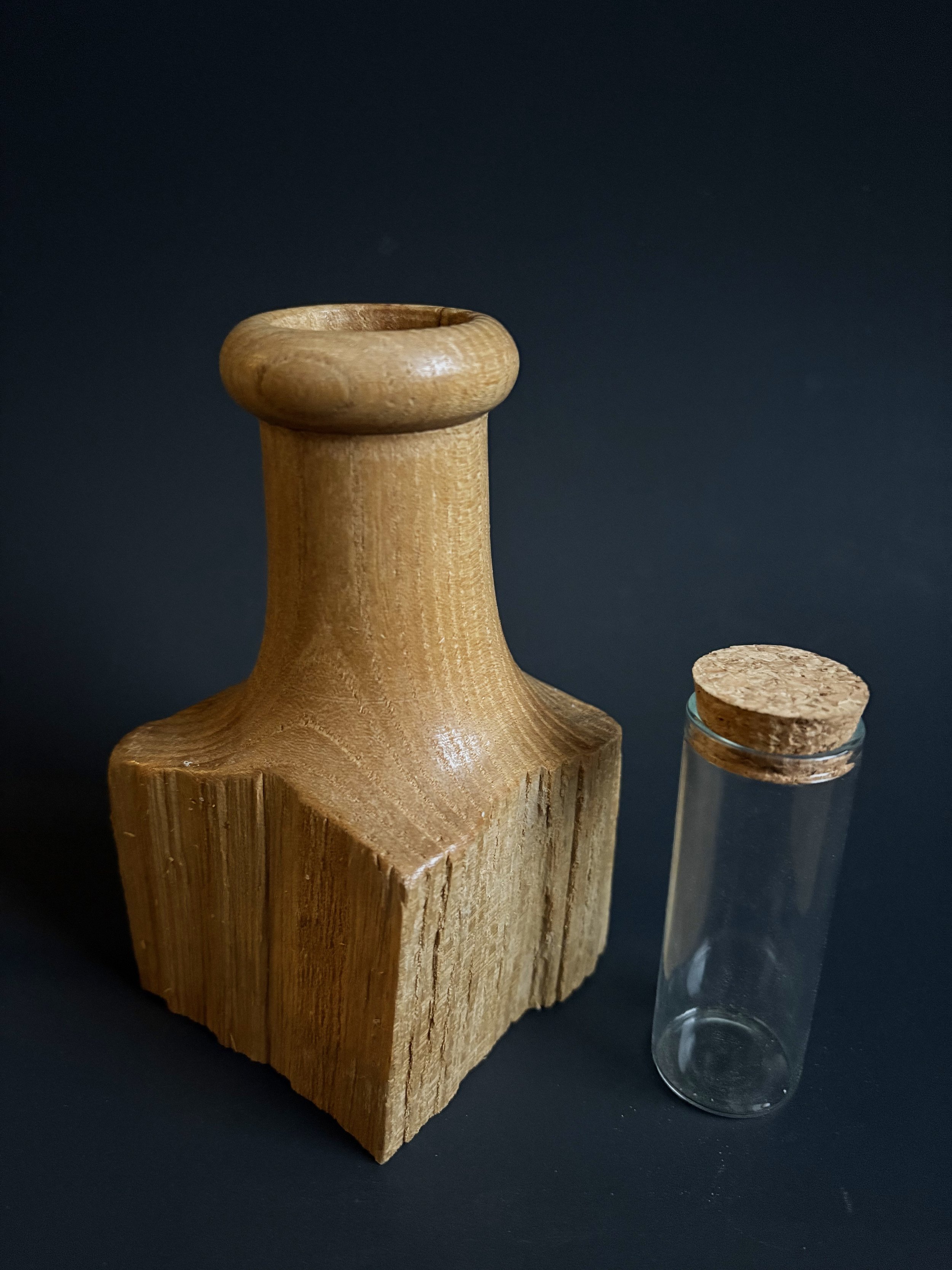 Elm Vase Live Edge (with glass insert)