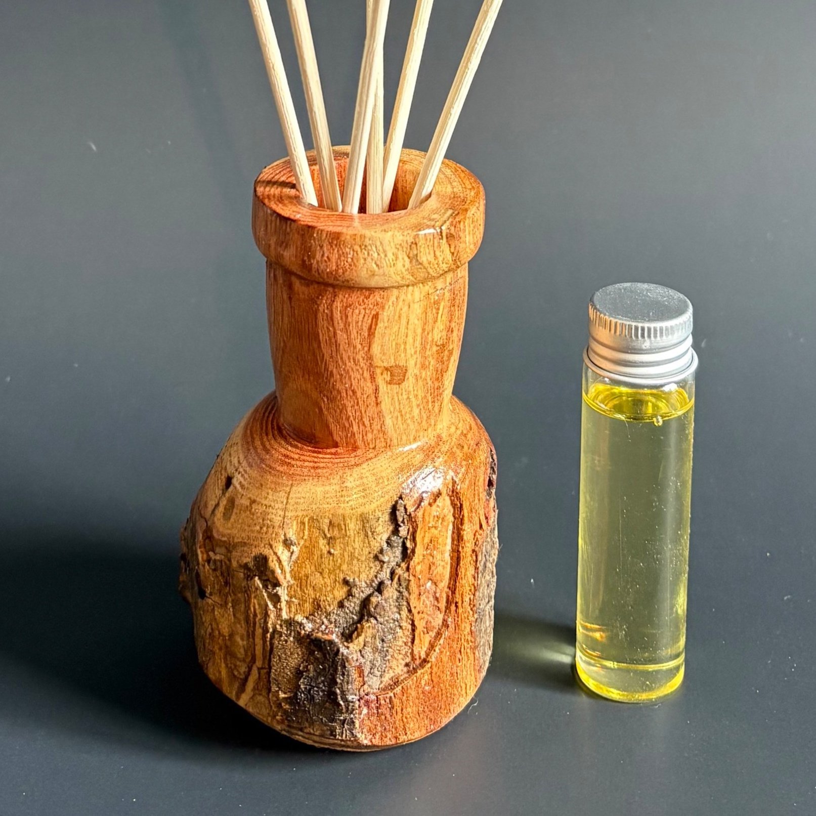 Elm+Reed+Diffuser+1.jpg