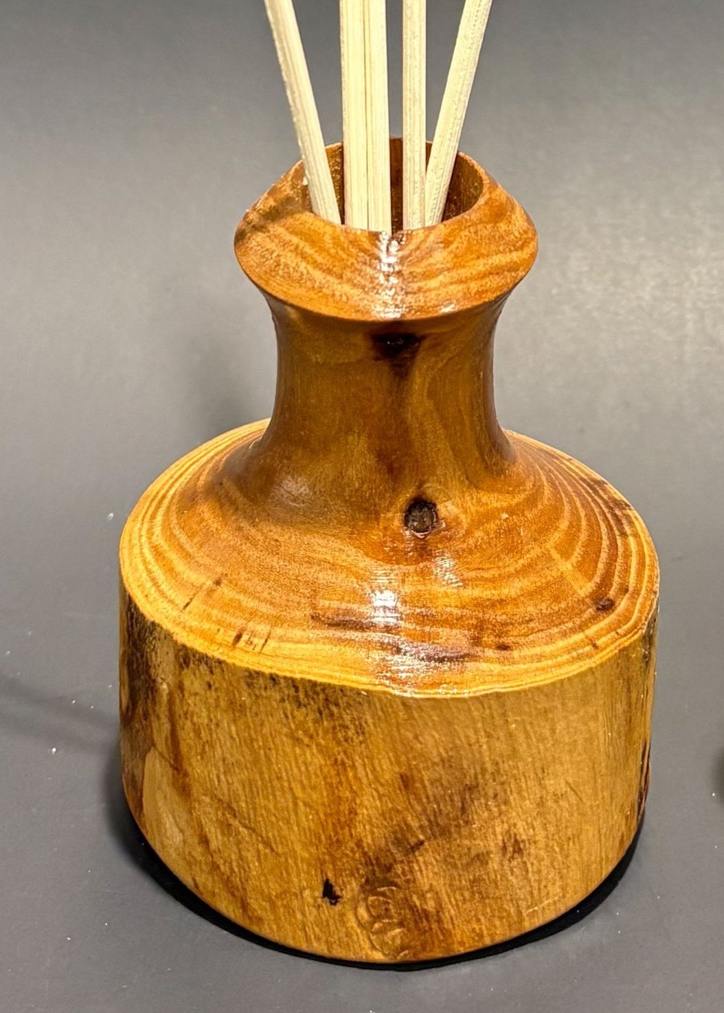 HoneyLocustReedDiffuser.jpg