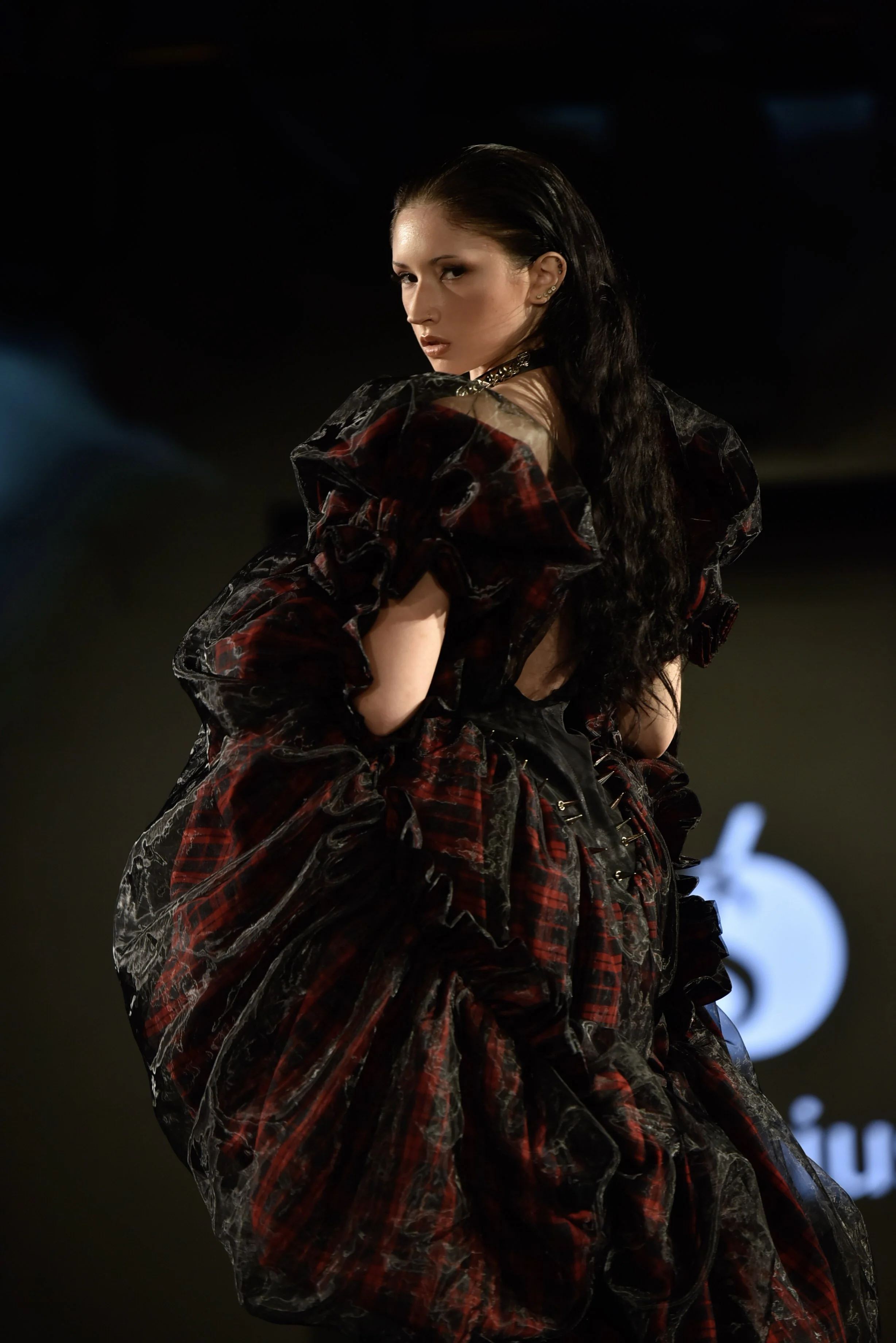 Courtesy of: Runway 7; Model: Gianna Fung