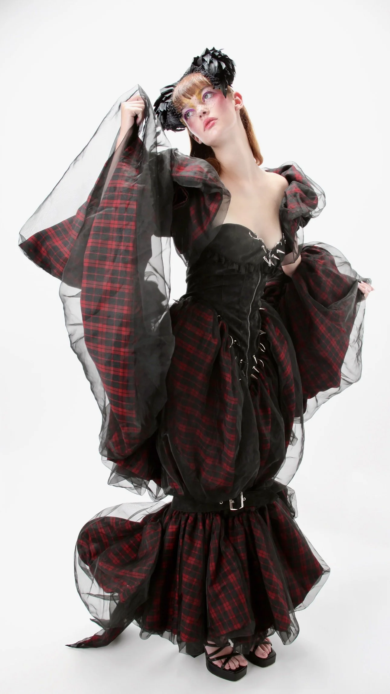 Photographer: Shannon Hoey; Model: Carolyn Rose