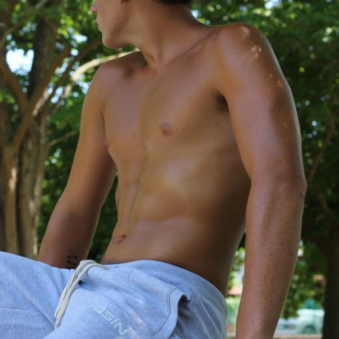 Waiting but Posin
.
.
.
#StaySharp #WorkWins #BuiltNotBought #fyp #gym #gains #diet #skinny #fat #exercise #weights #menssportswear #gymfashion #fashion #fitnessaparel #activewear #malefitness #malemodel #picoftheday #sportsnutrition #like #likes #wi