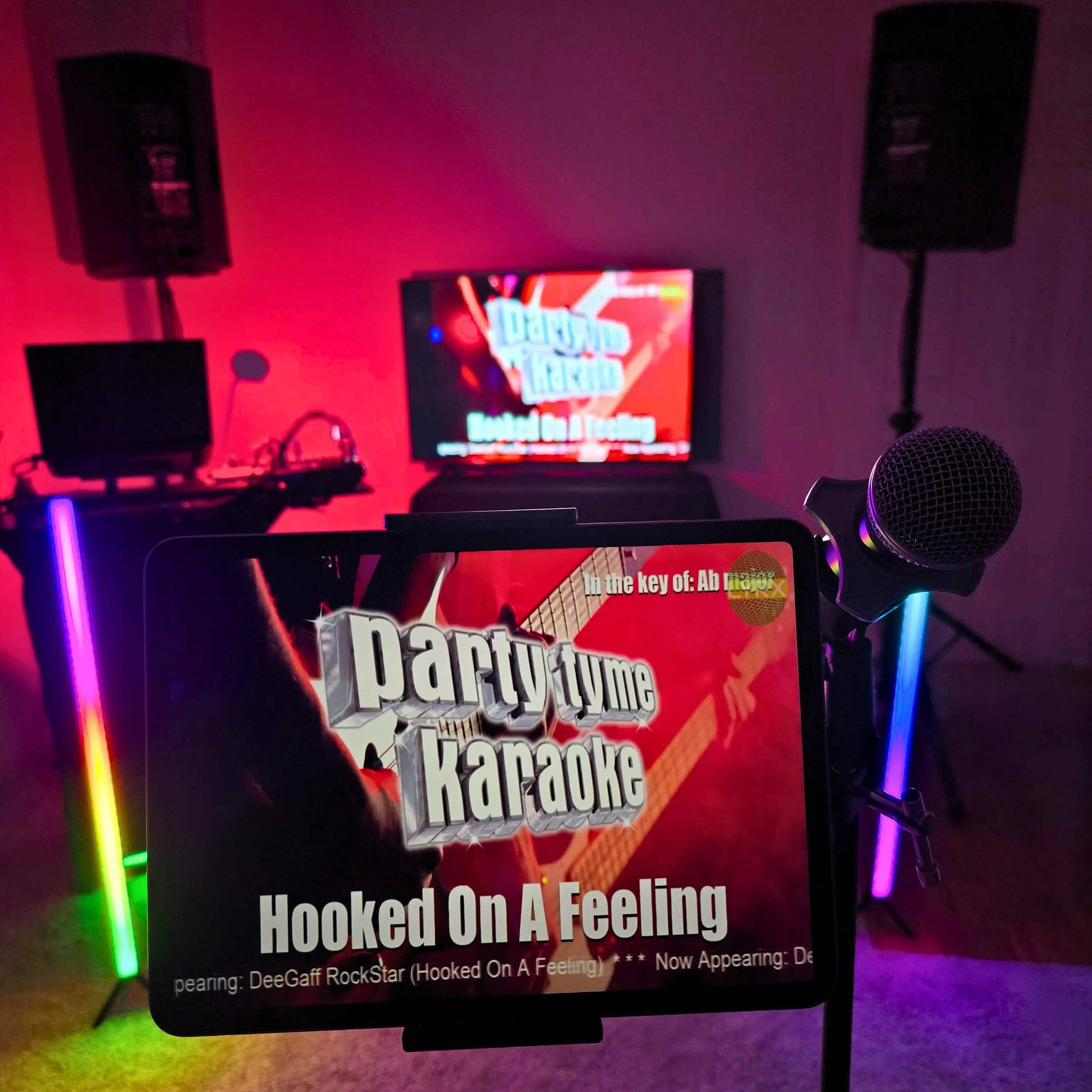 Clean setup. Clear lyrics. Balanced sound.
A layout designed so singers can focus on the song — not fight the system.