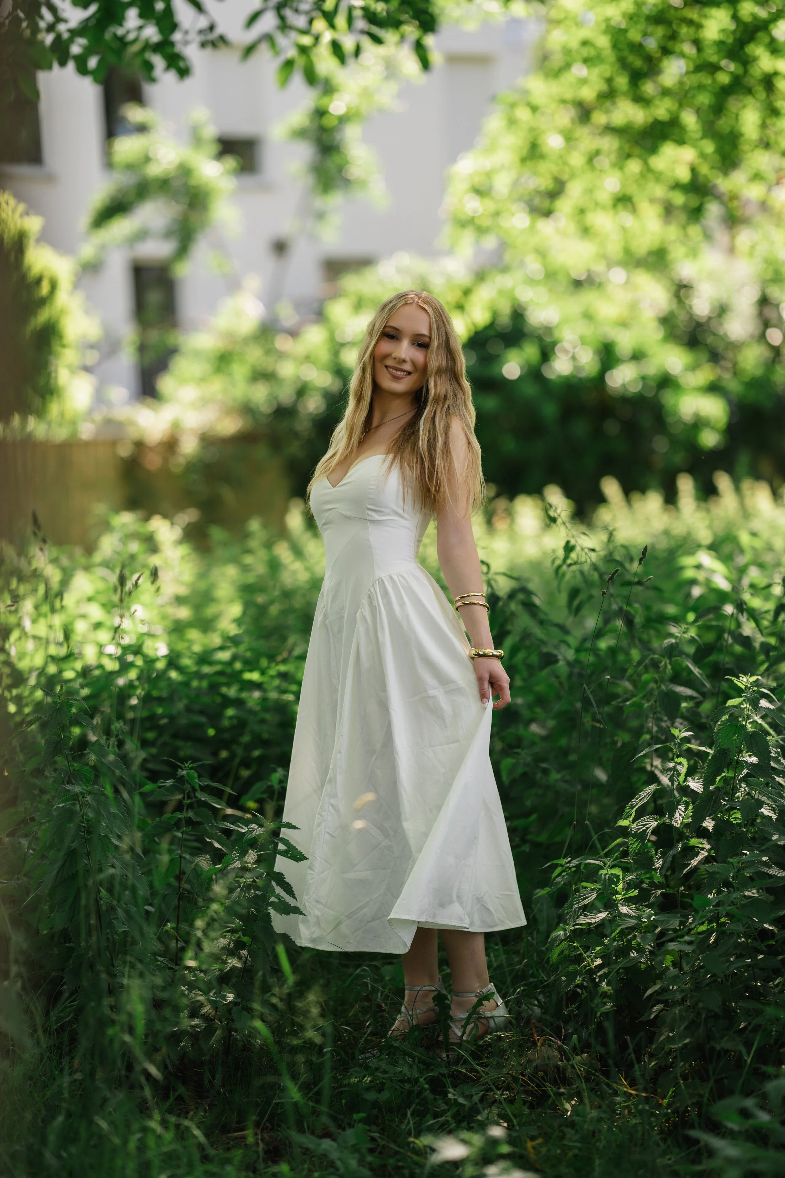fotoshooting-regensburg-wiese-kleid-lorena-24.jpg